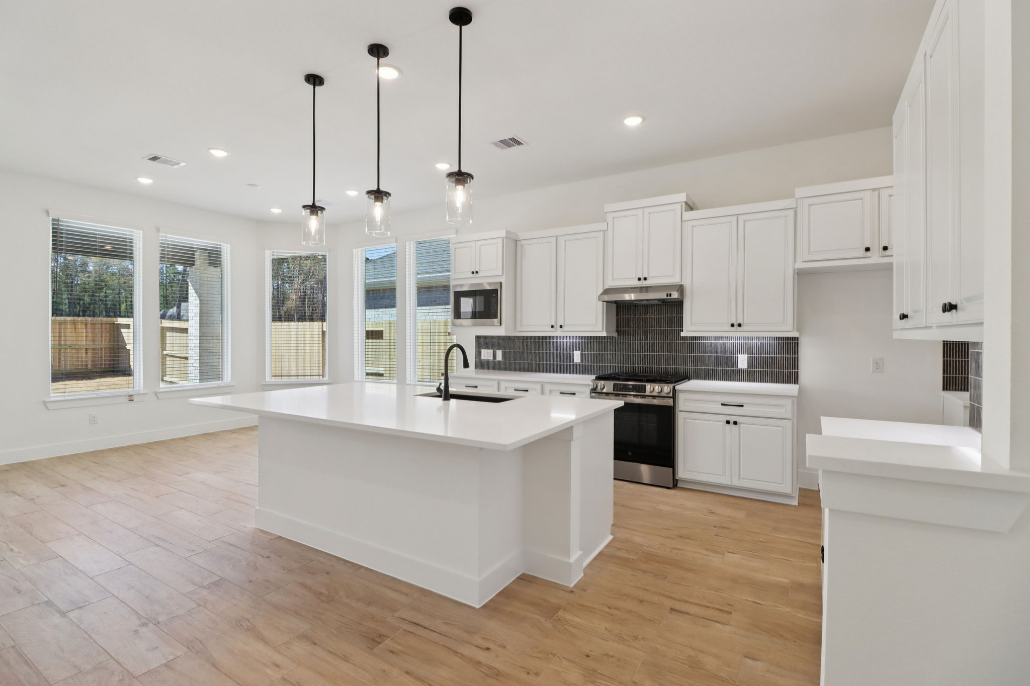 9742 Roaring River Falls Lane, Porter, TX 77365