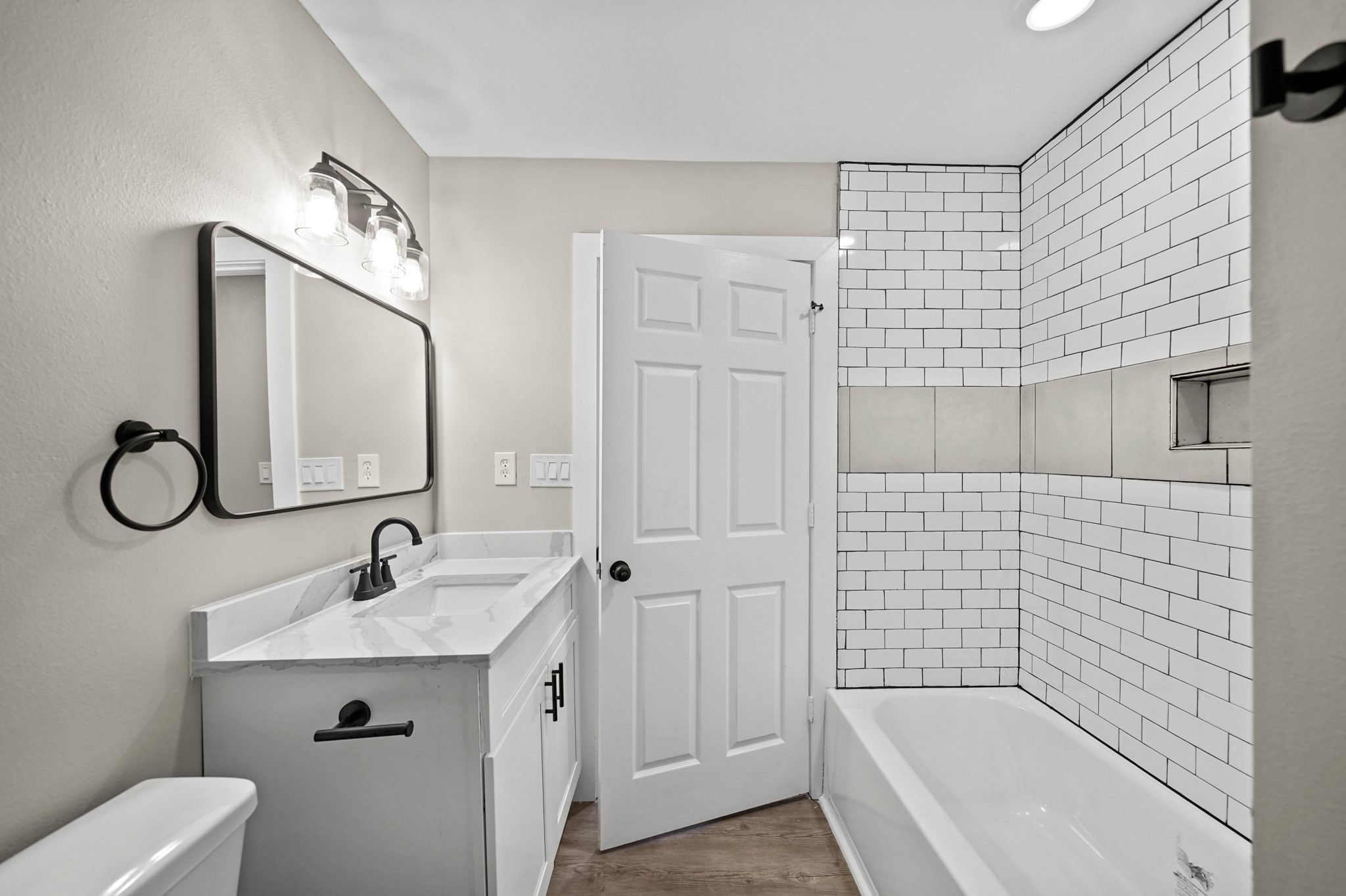 1644 County Road 180, #2, Alvin, TX 77511