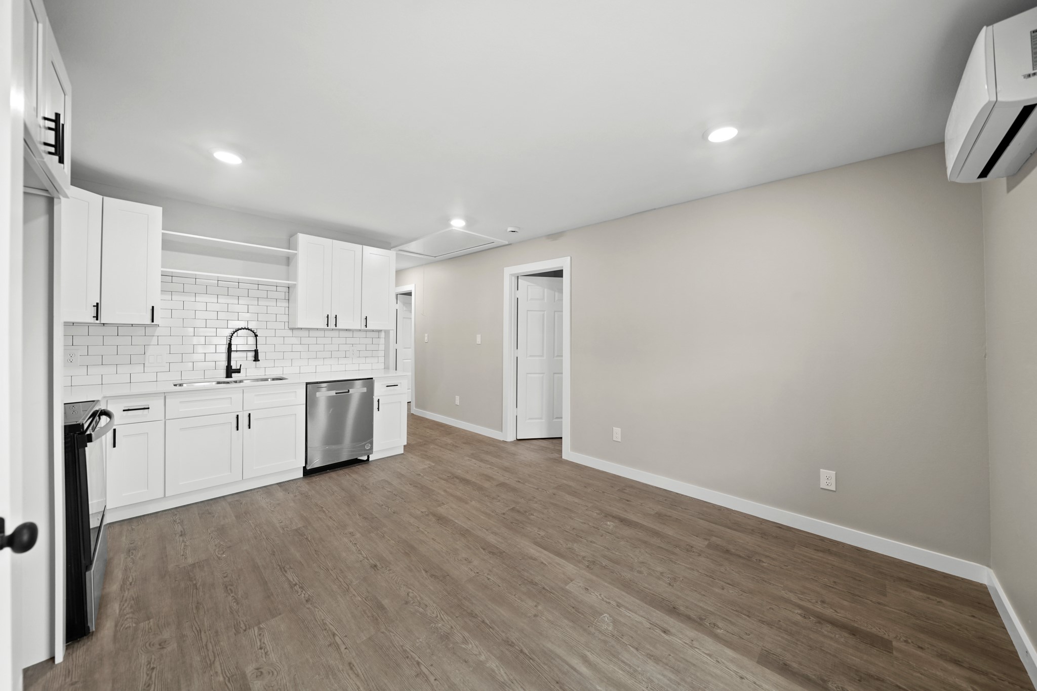 1644 County Road 180, #2, Alvin, TX 77511