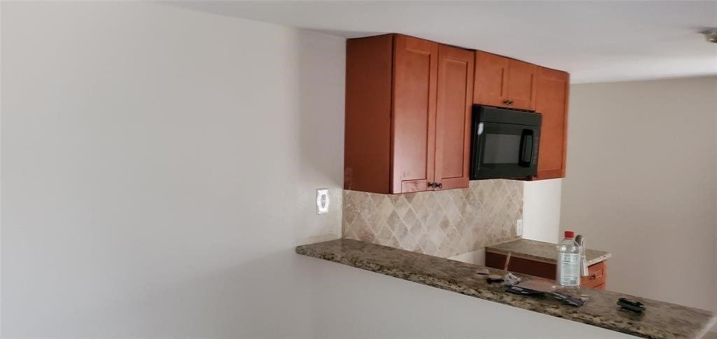 302 # 5 71st Street, Houston, TX 77011