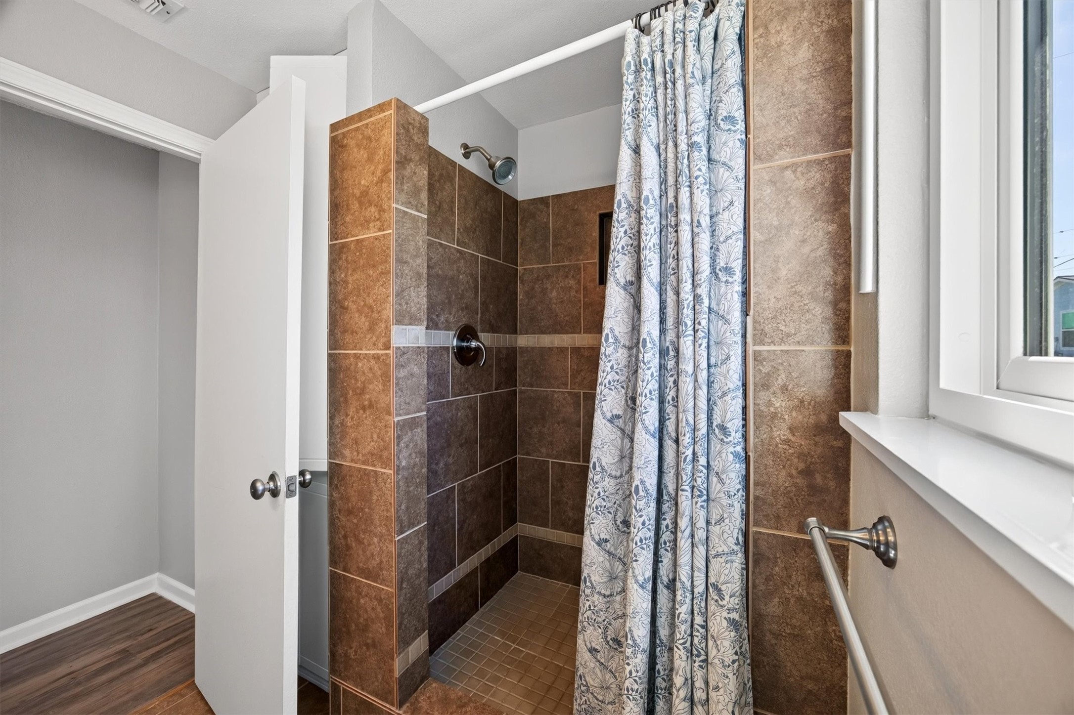 16515 John Davis Road, Jamaica Beach, TX 77554