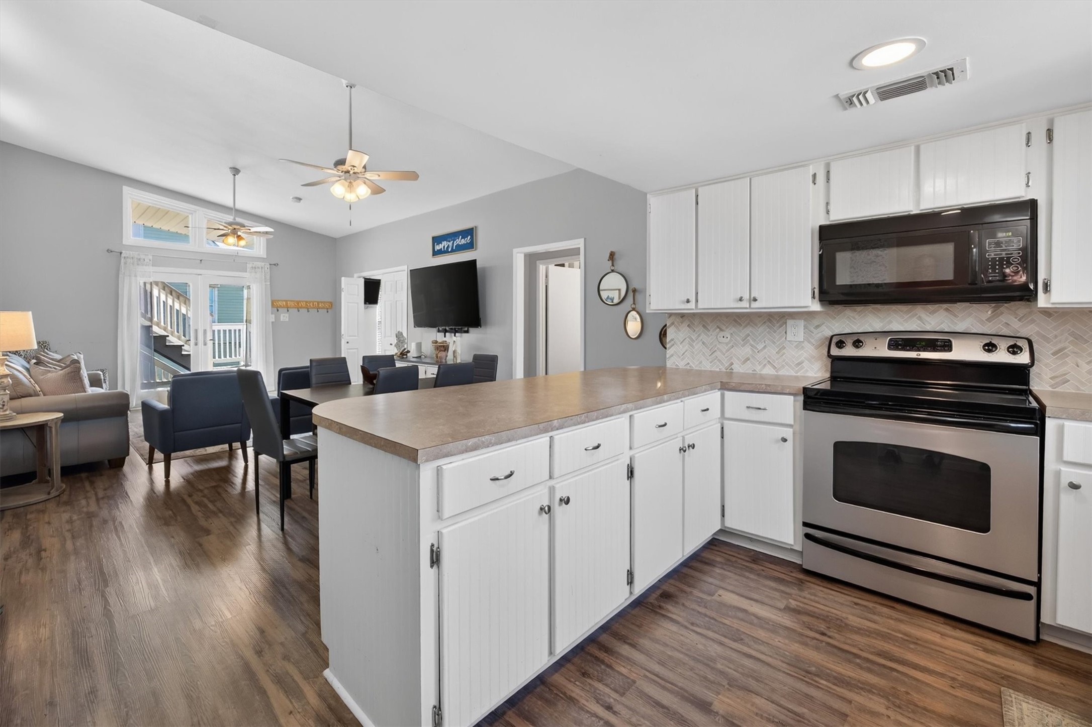 16515 John Davis Road, Jamaica Beach, TX 77554