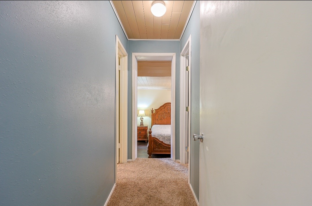 Hall to Primary Bd rm