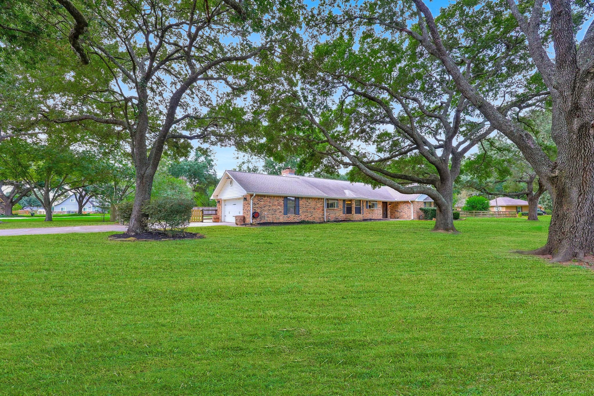 Traditional Brick Ranch-Style Home on Approx. 1-Acre Corner Lot with a Side-Entry 2-Car Garage, an In-Ground Dark Blue Gunite Pool with Fountain & Sprays has BEAUTIFUL VIEWS OF THE NEIGHBORHOOD LAKE WITH ISLAND. Rosewood Hill is a Unique & Highly Desired Neighborhood w/a Small Home Town Feeling. Traditional Brick Ranch-Style Home on Approx. 1-Acre Corner Lot with a Side-Entry 2-Car Garage, an In-Ground Dark Blue Gunite Pool with Fountain & Sprays has BEAUTIFUL VIEWS OF THE NEIGHBORHOOD LAKE WITH ISLAND. Rosewood Hill is a Unique & Highly Desired Neighborhood w/a Small Home Town Feeling.