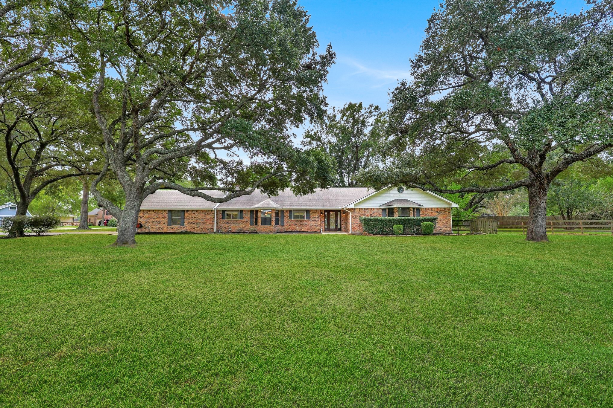 Traditional Brick Ranch-Style Home on Approx. 1-Acre Corner Lot with a Side-Entry 2-Car Garage, an In-Ground Dark Blue Gunite Pool with Fountain & Sprays has BEAUTIFUL VIEWS OF THE NEIGHBORHOOD LAKE WITH ISLAND. Rosewood Hill is a Unique & Highly Desired Neighborhood w/a Small Home Town Feeling. Traditional Brick Ranch-Style Home on Approx. 1-Acre Corner Lot with a Side-Entry 2-Car Garage, an In-Ground Dark Blue Gunite Pool with Fountain & Sprays has BEAUTIFUL VIEWS OF THE NEIGHBORHOOD LAKE WITH ISLAND. Rosewood Hill is a Unique & Highly Desired Neighborhood w/a Small Home Town Feeling.