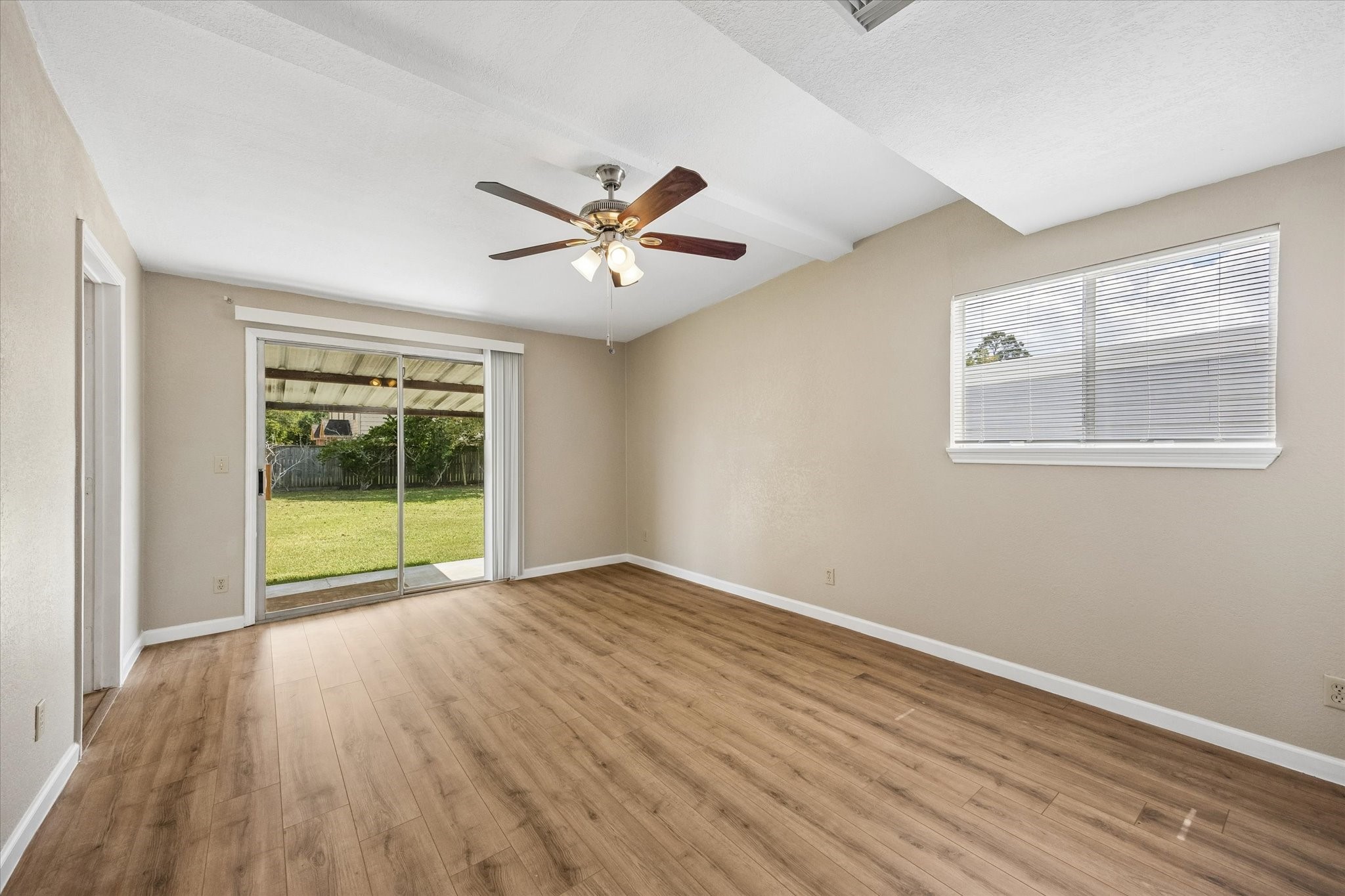 218 N Ormsby Street, Alvin, TX 77511