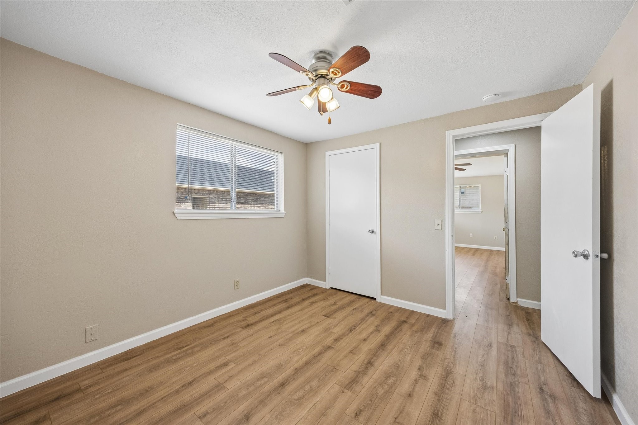 218 N Ormsby Street, Alvin, TX 77511