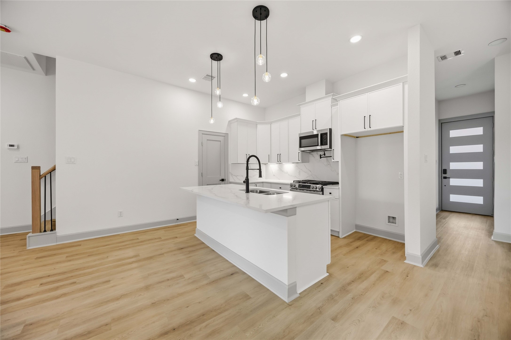 5218 Higgins Street, #A/B, Houston, TX 77033 5218 Higgins Street, #A/B, Houston, TX 77033