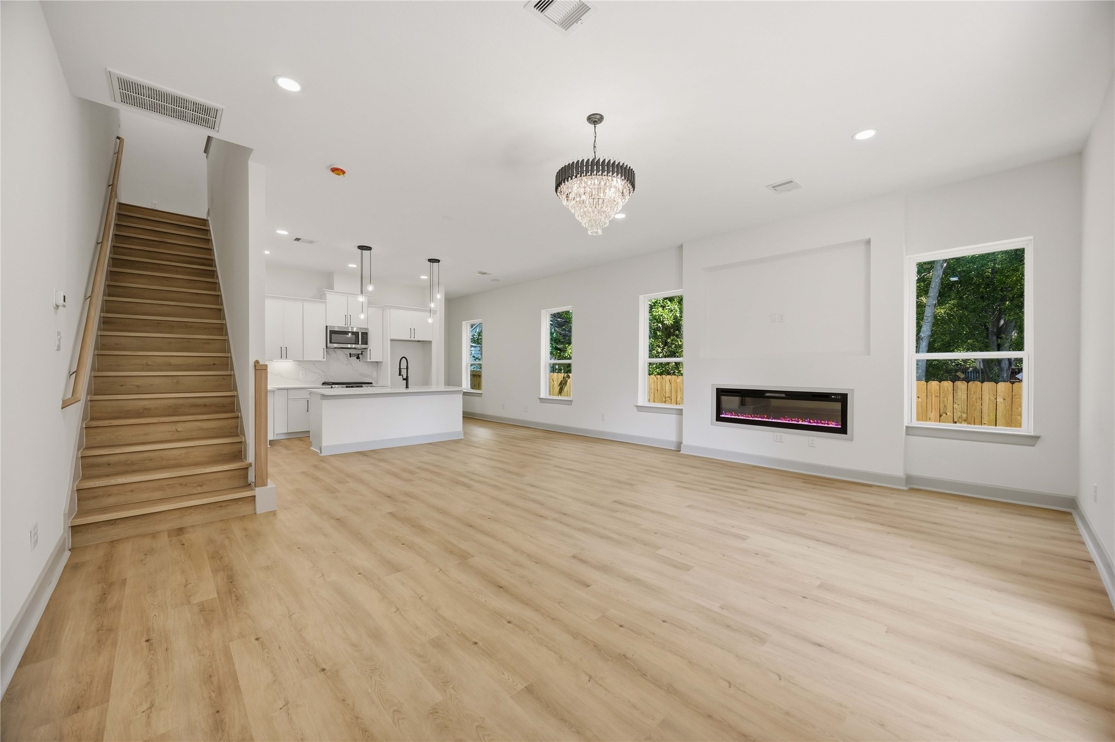 5218 Higgins Street, #A/B, Houston, TX 77033