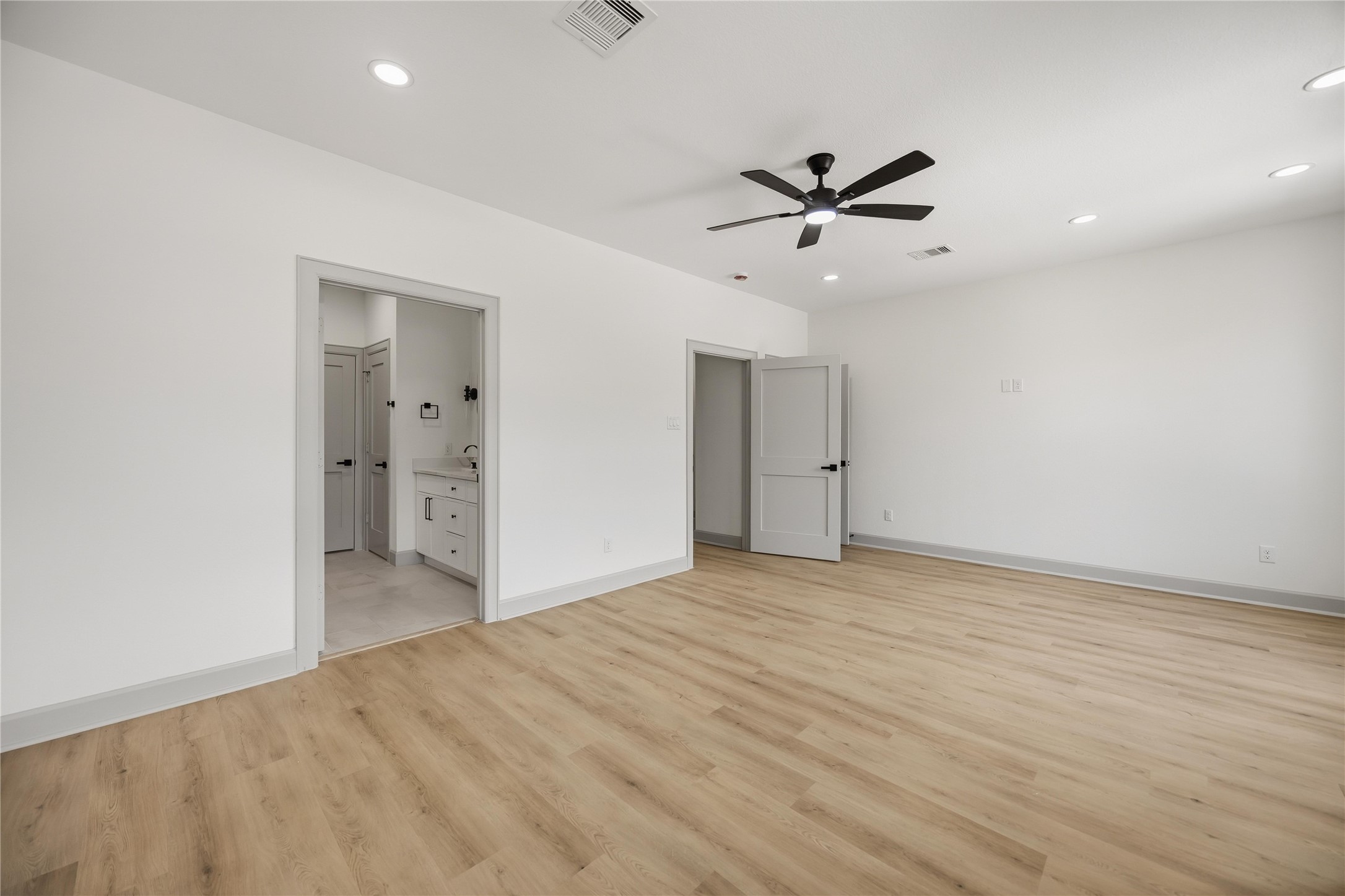 5218 Higgins Street, #A/B, Houston, TX 77033