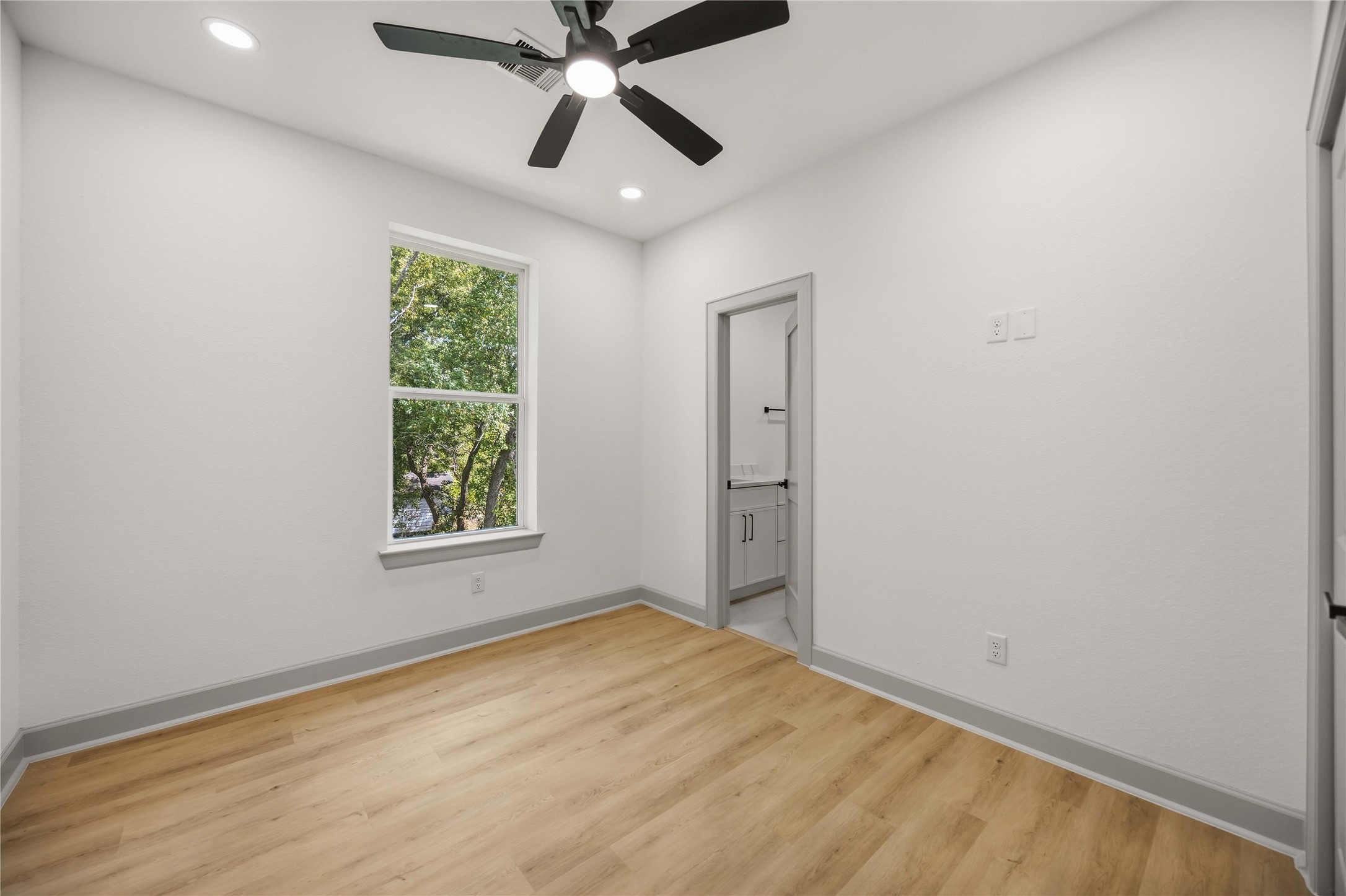 5218 Higgins Street, #A/B, Houston, TX 77033