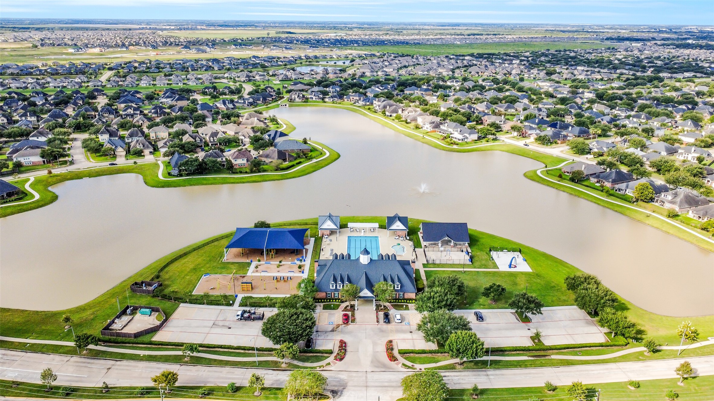 703 Rock Creek Court, Rosenberg, TX 77469