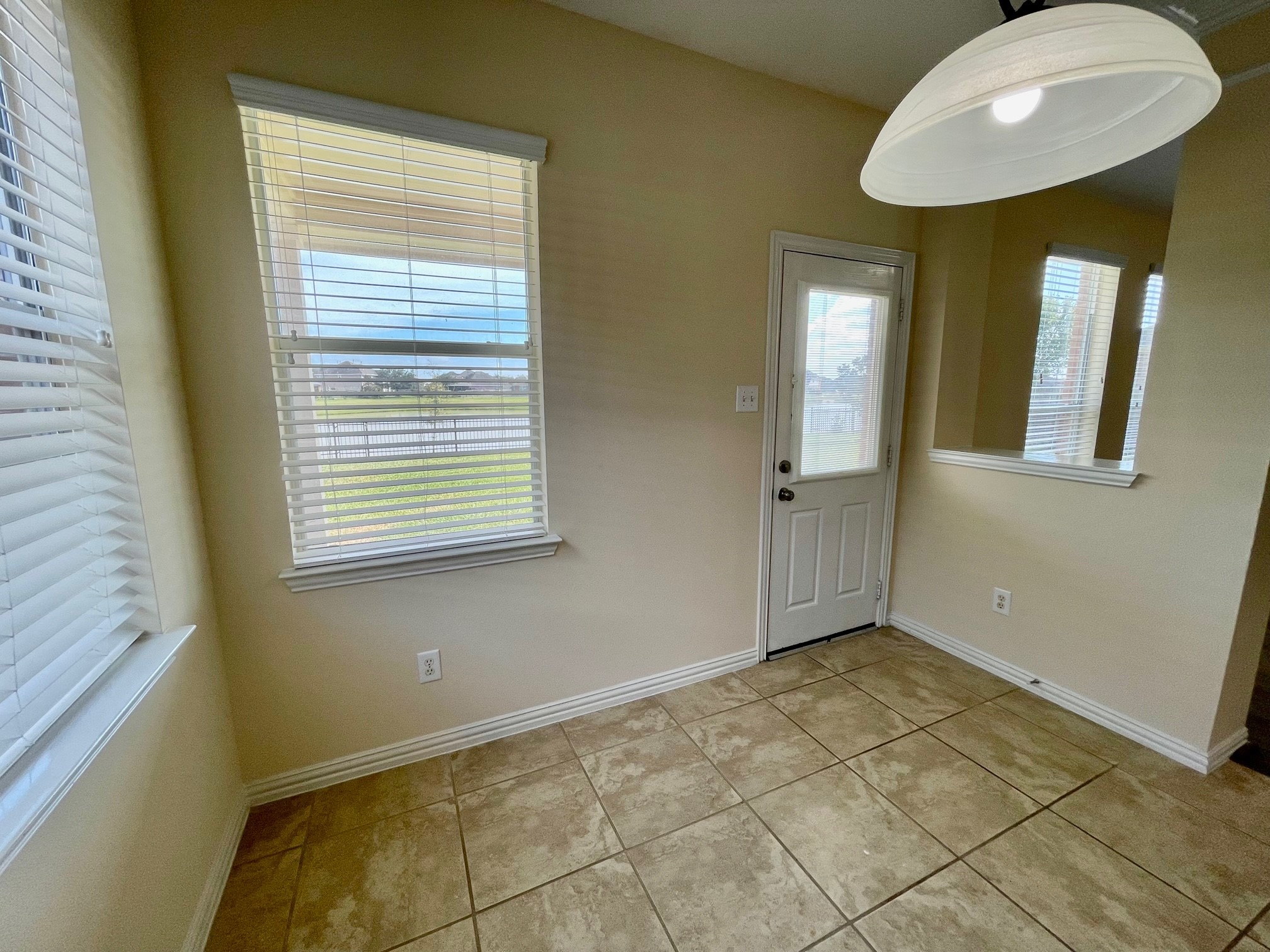 You may have this breakfast area to  enjoy the waterview to have morning coffee