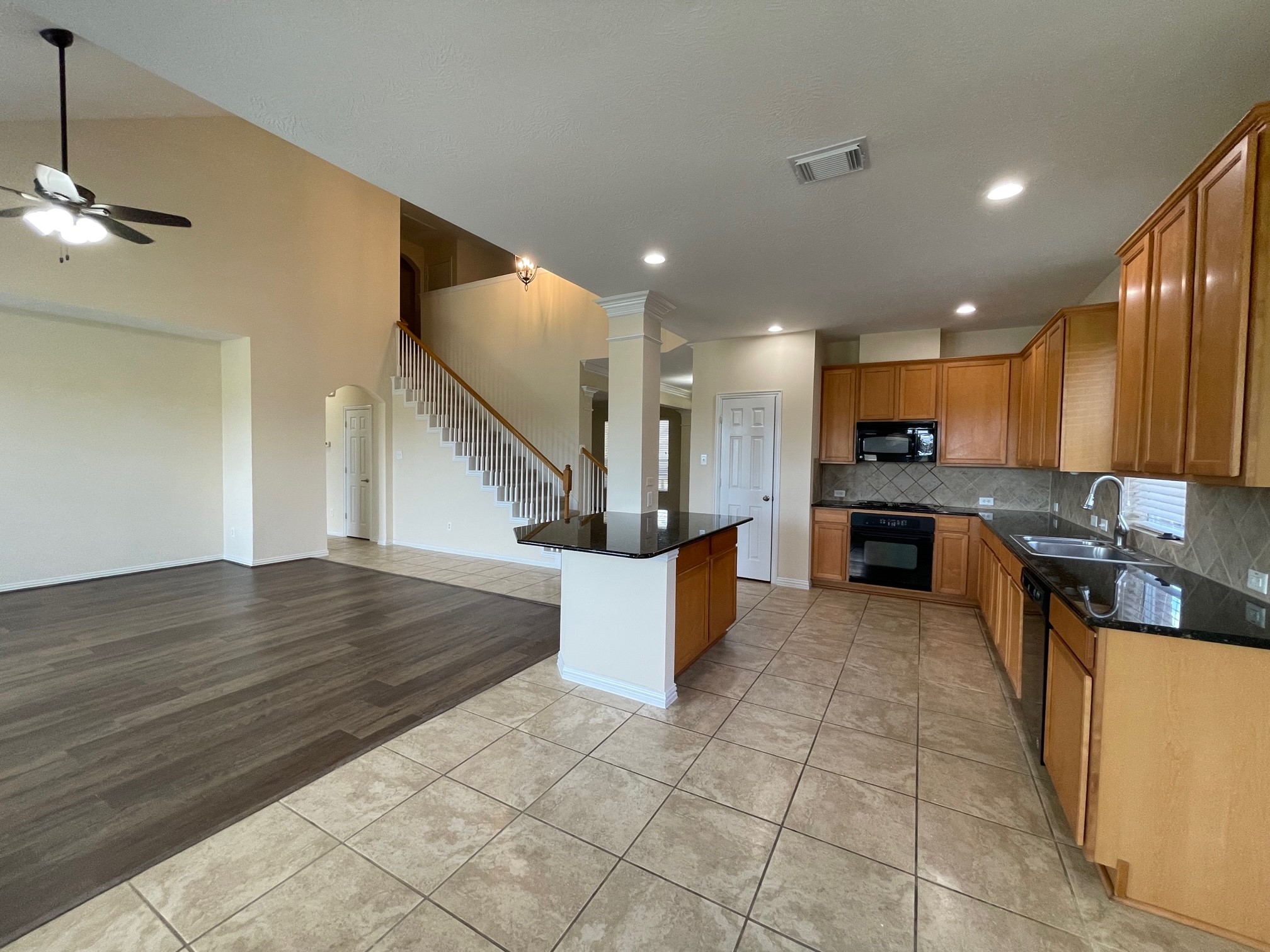 Breakfast and Kitchen open to lakeview