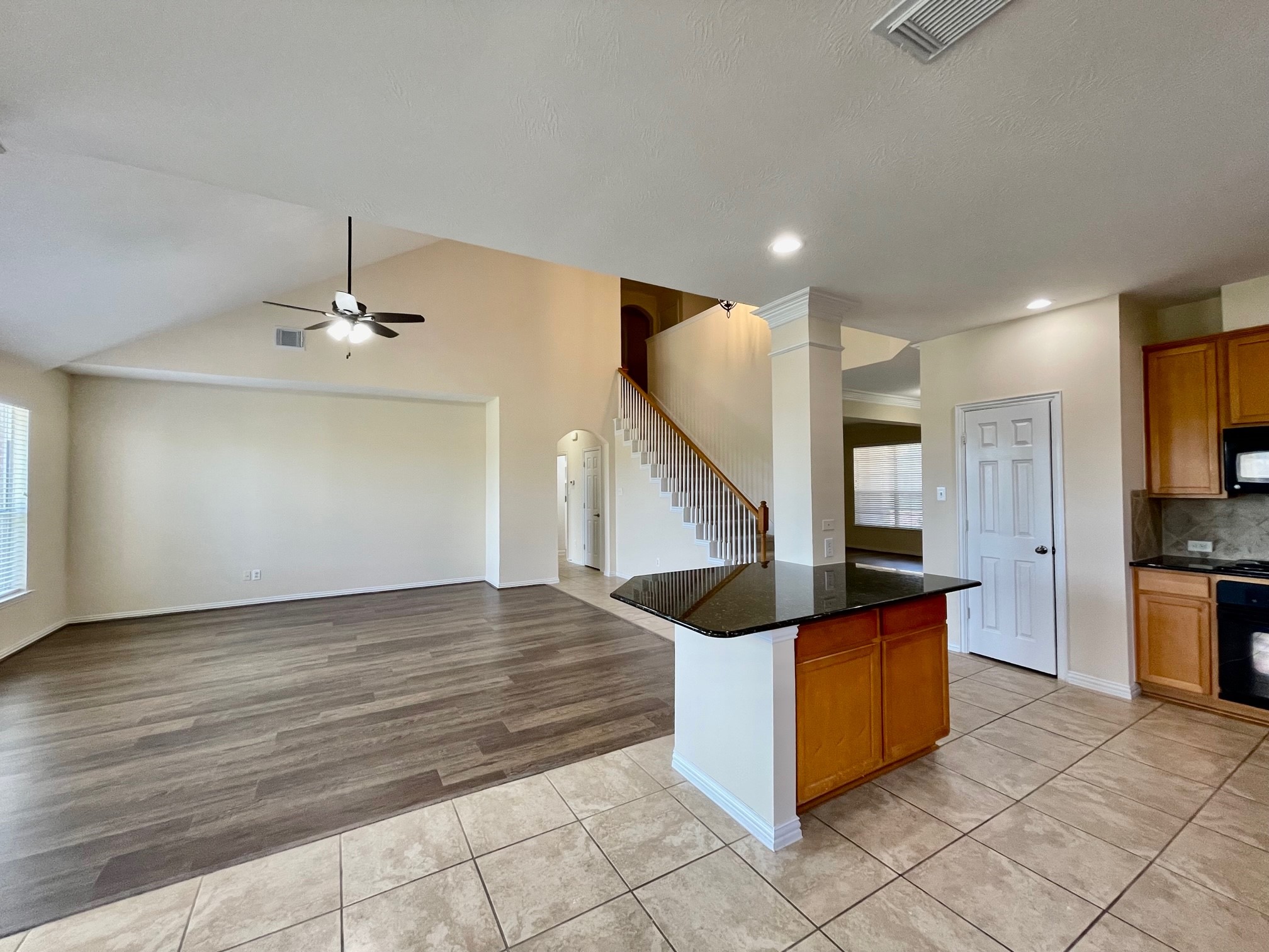 open floor plan in family room and kitchen