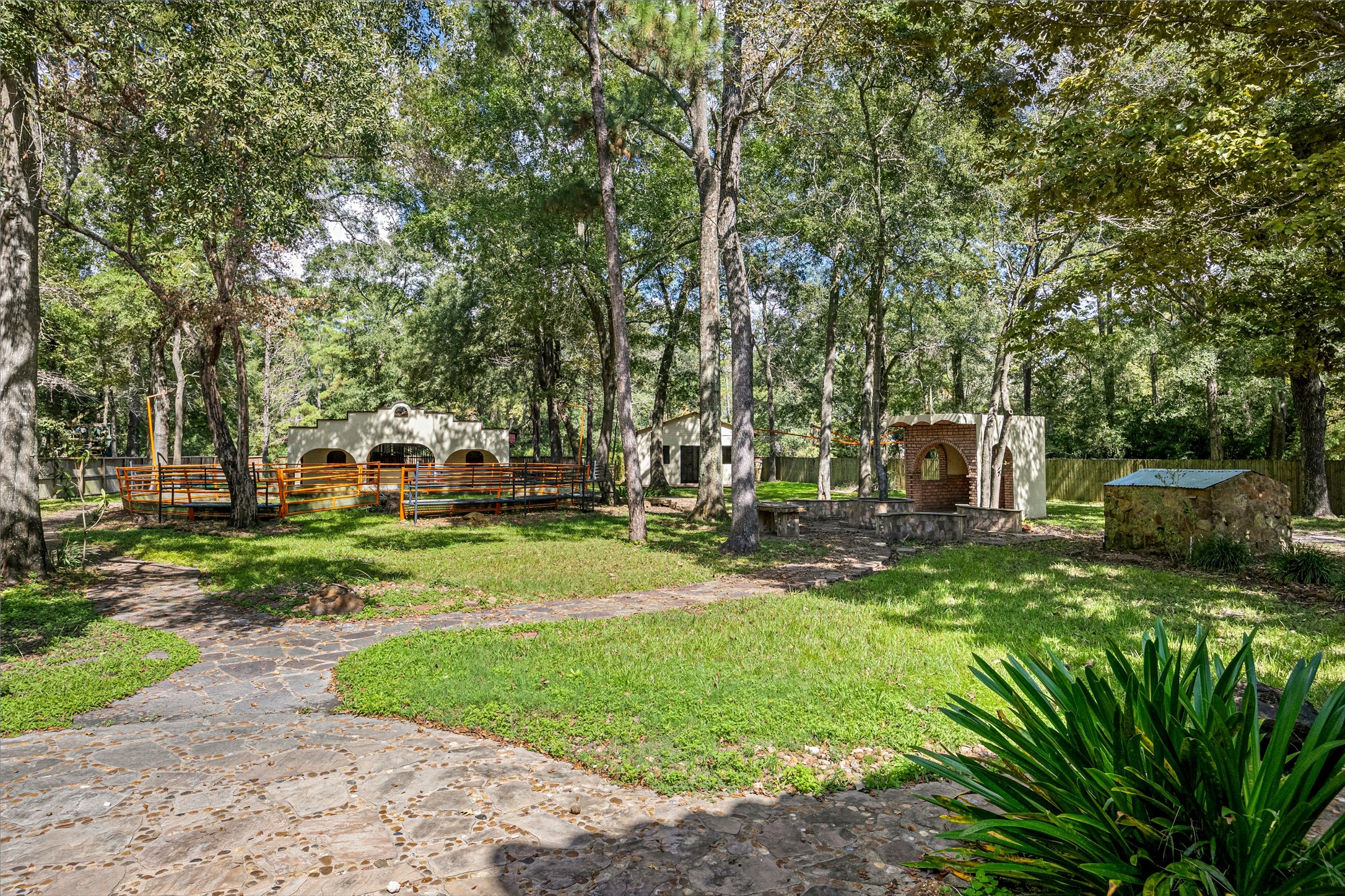 1207 Vista Del Lago Drive, Huffman, TX 77336