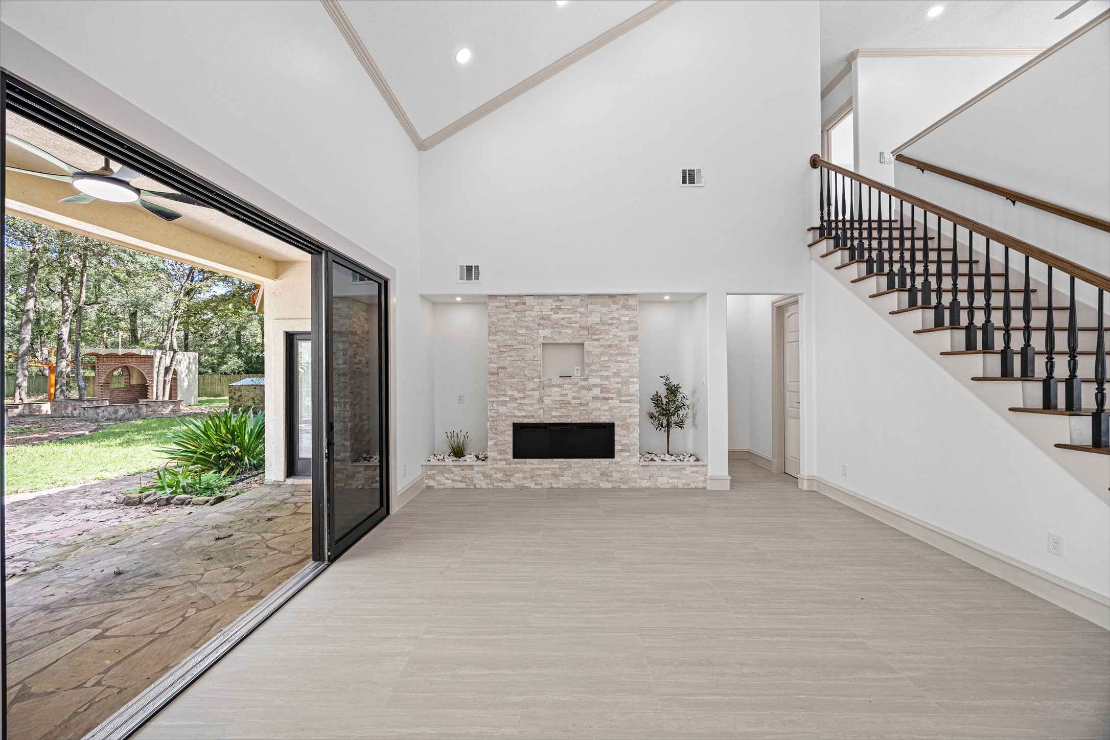 1207 Vista Del Lago Drive, Huffman, TX 77336