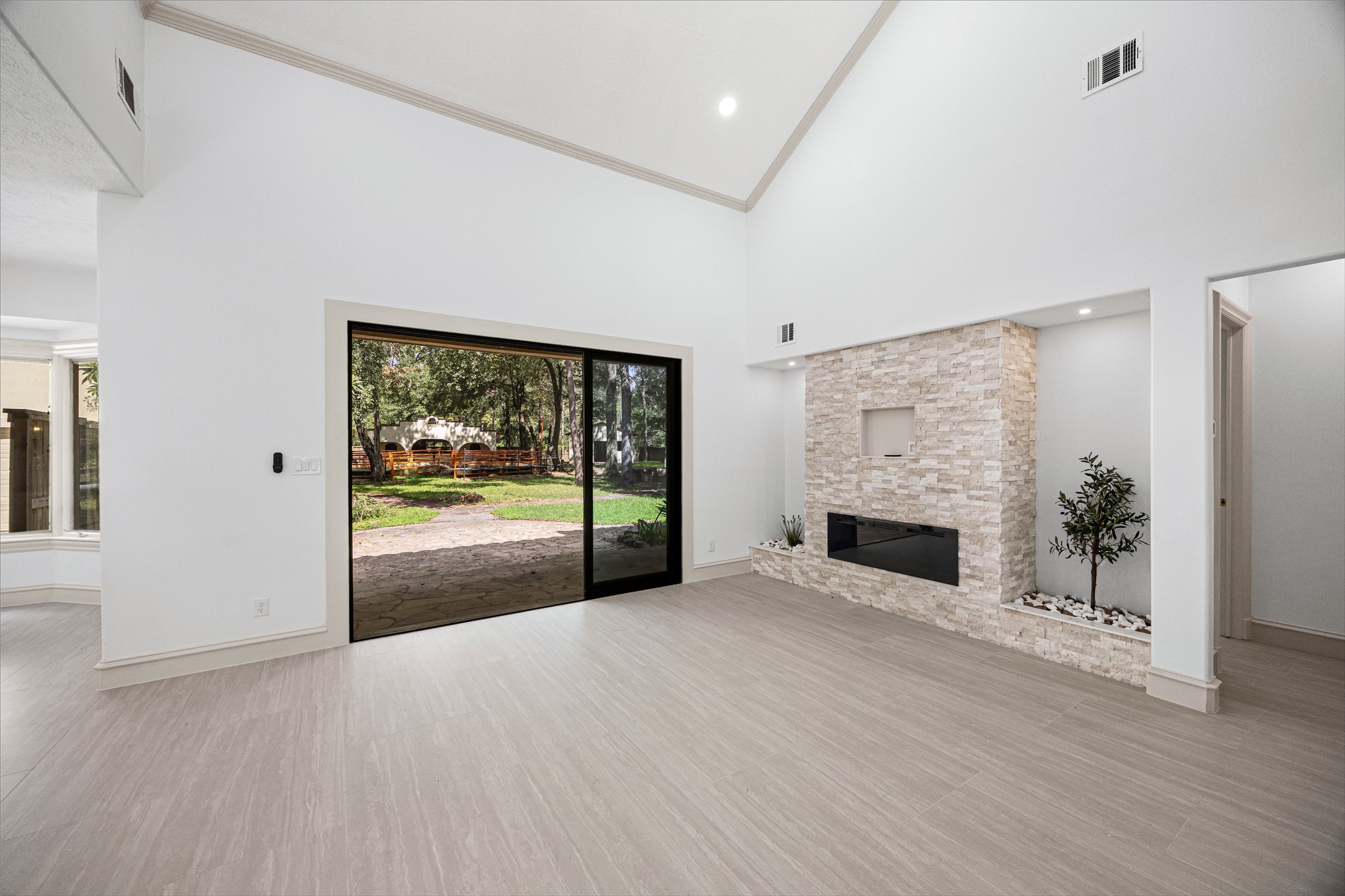 1207 Vista Del Lago Drive, Huffman, TX 77336