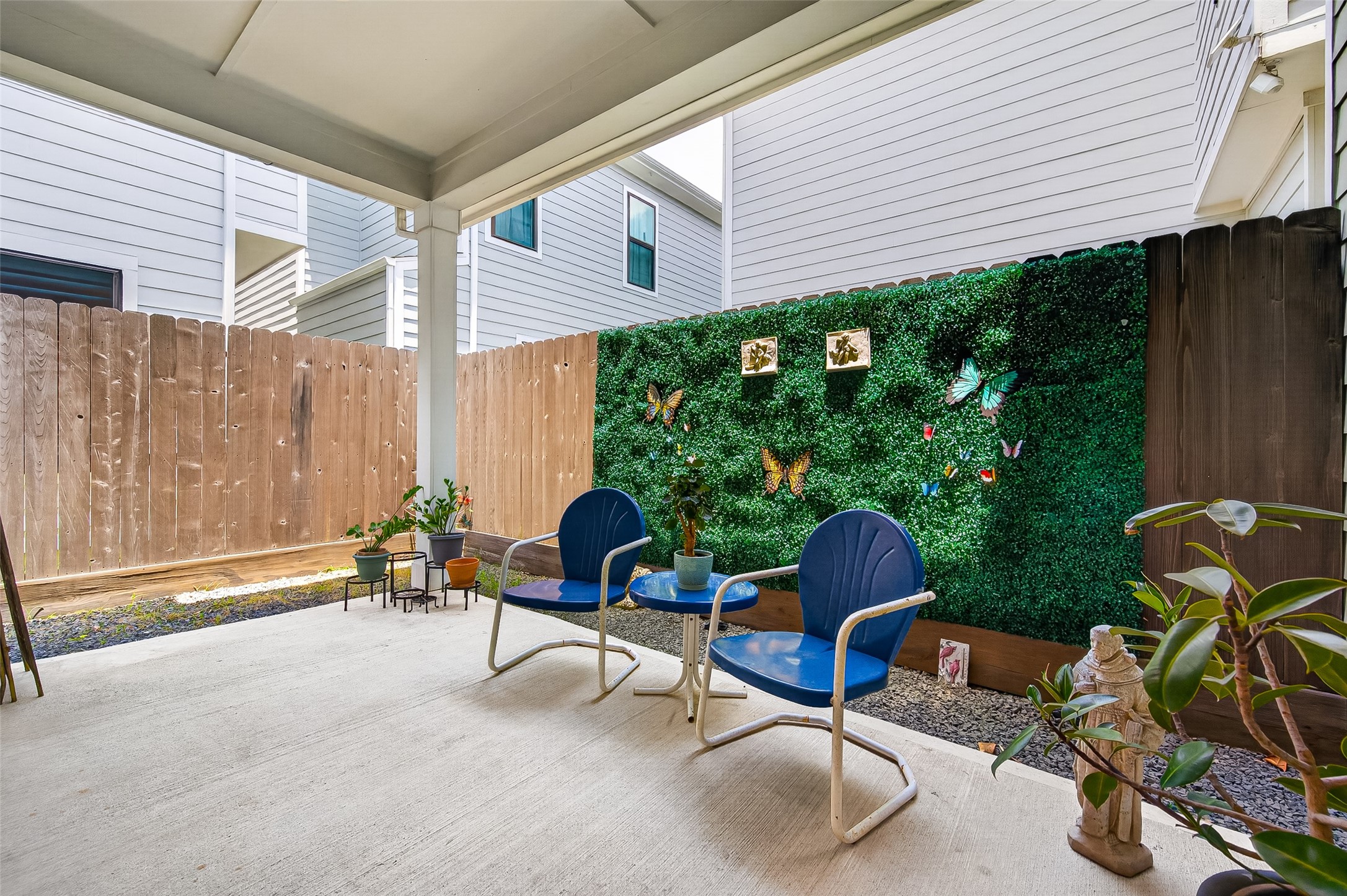 Your plants will thrive on this spacious patio.  Plenty of room for outdoor cooking and entertaining friends. Maintenance-free.