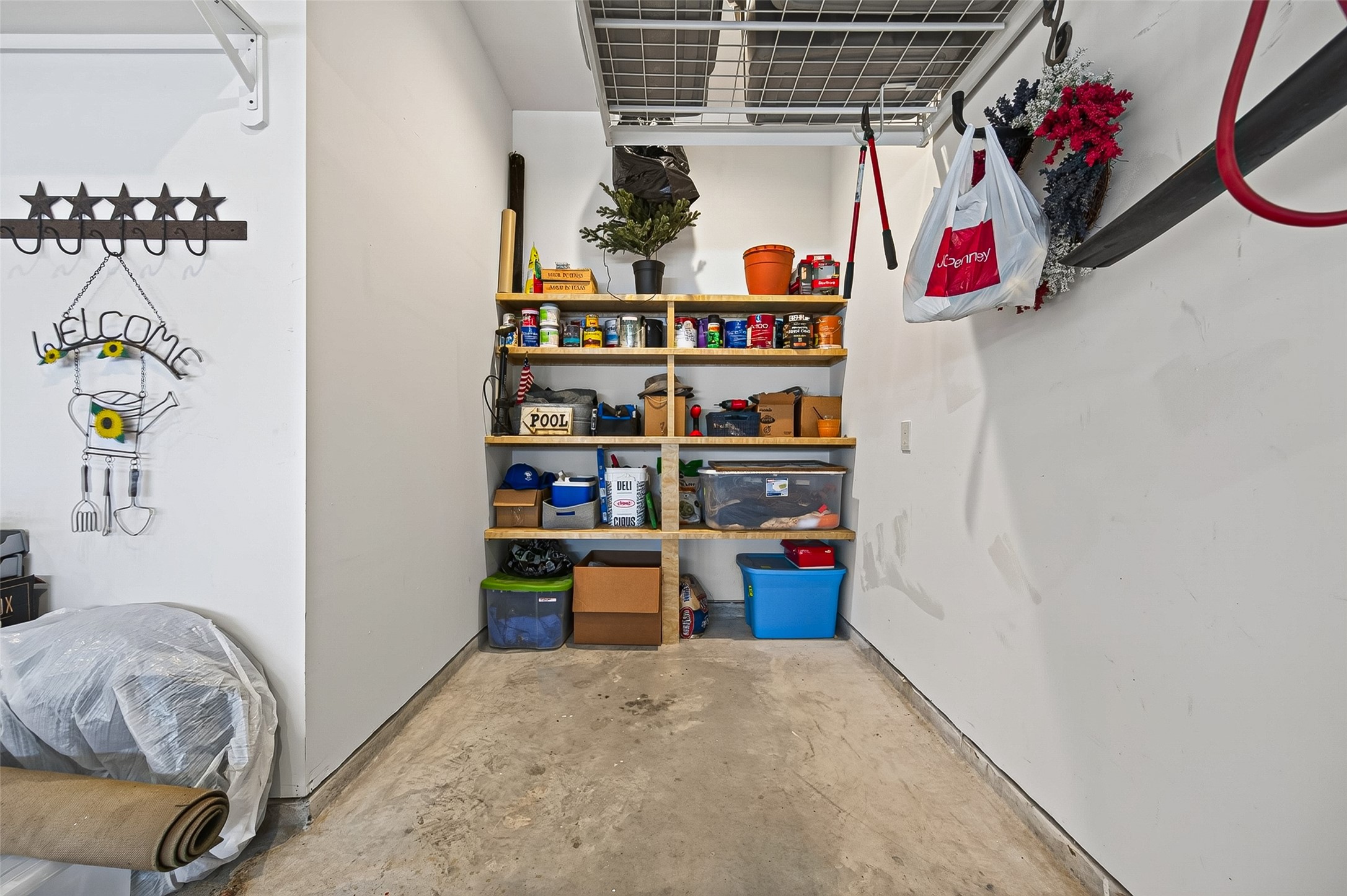 Another look of this built-in storage with room to spare.