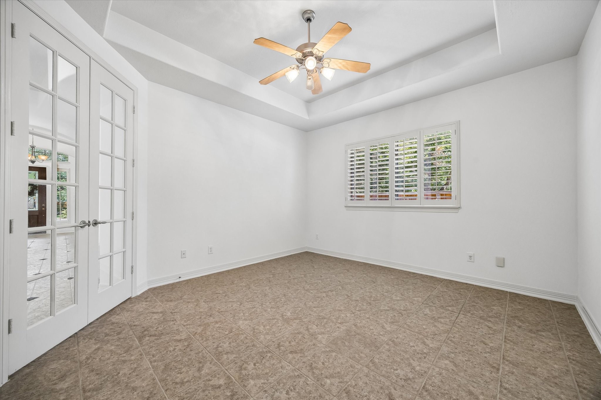 Very versatile extra room!