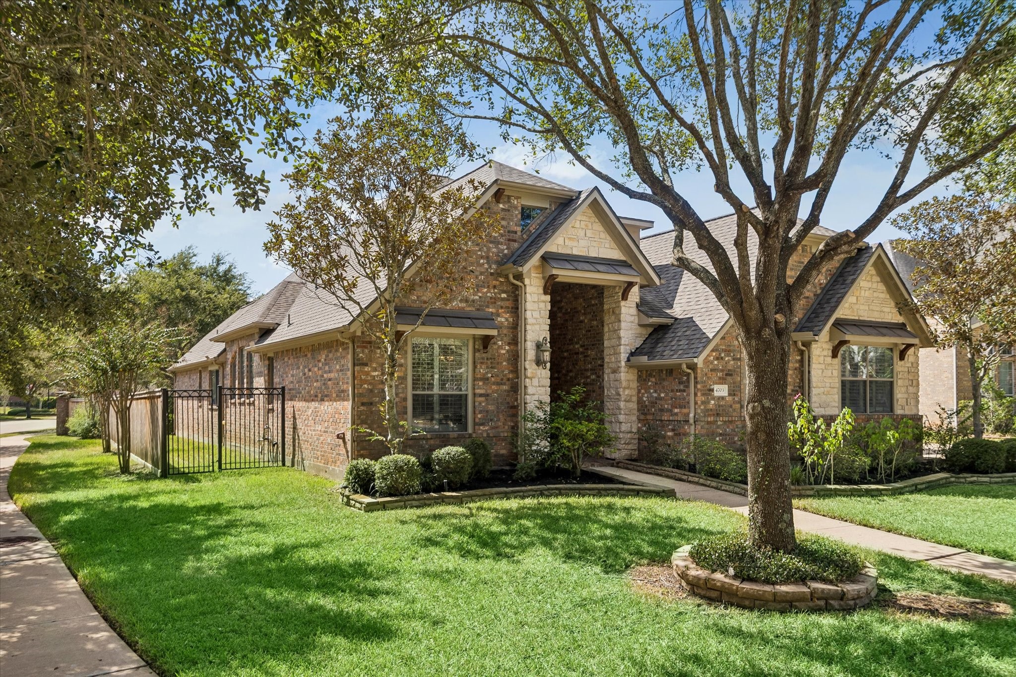 Corner Lot in this quiet neighborhood! Corner Lot in this quiet neighborhood!