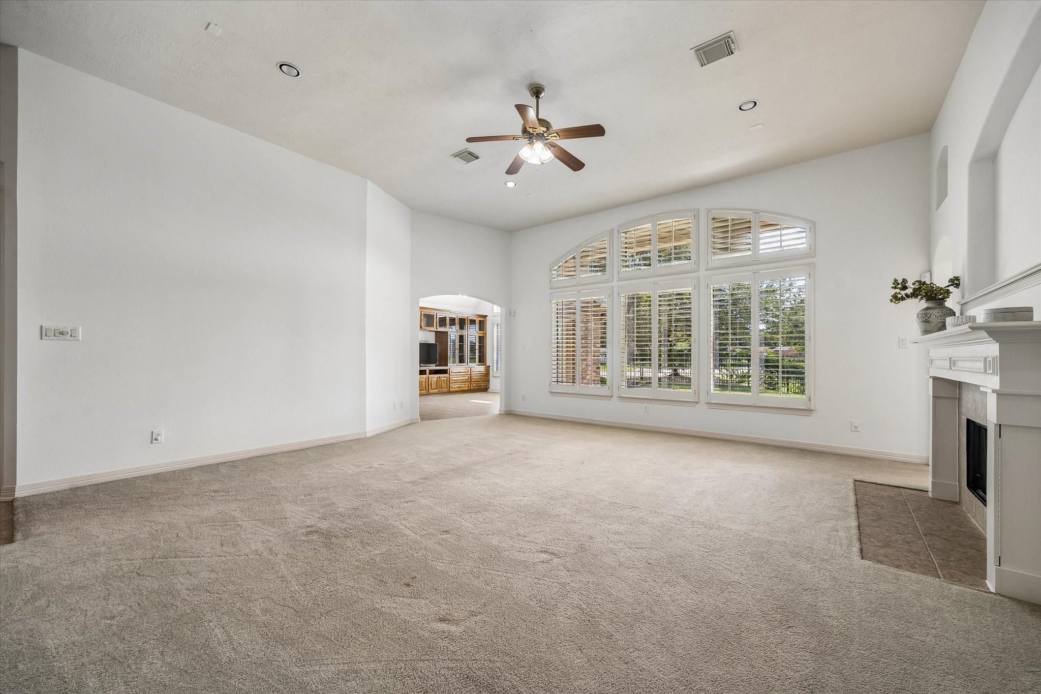 Another view of the living area!