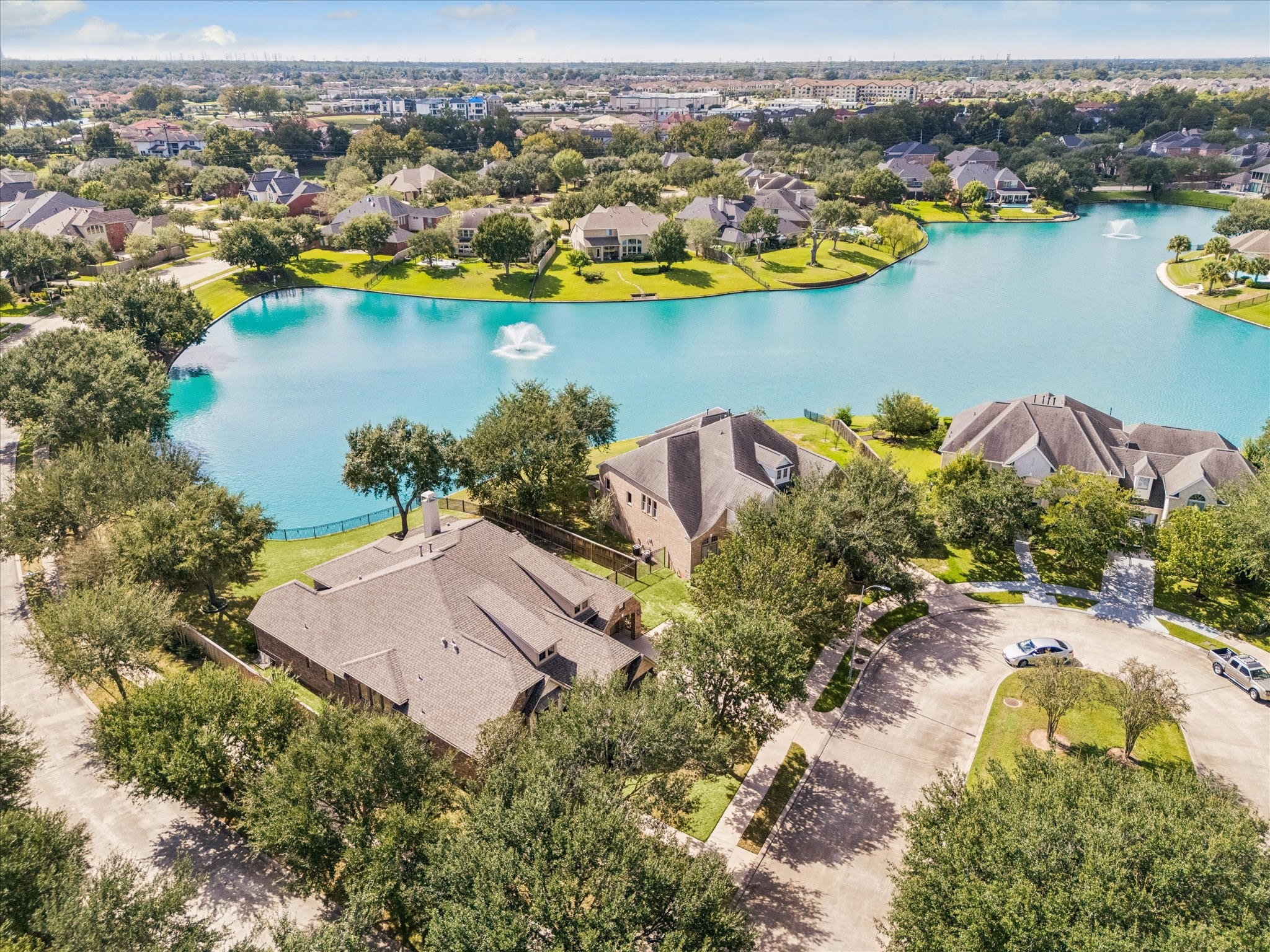 Gorgeous Lakefront Home!