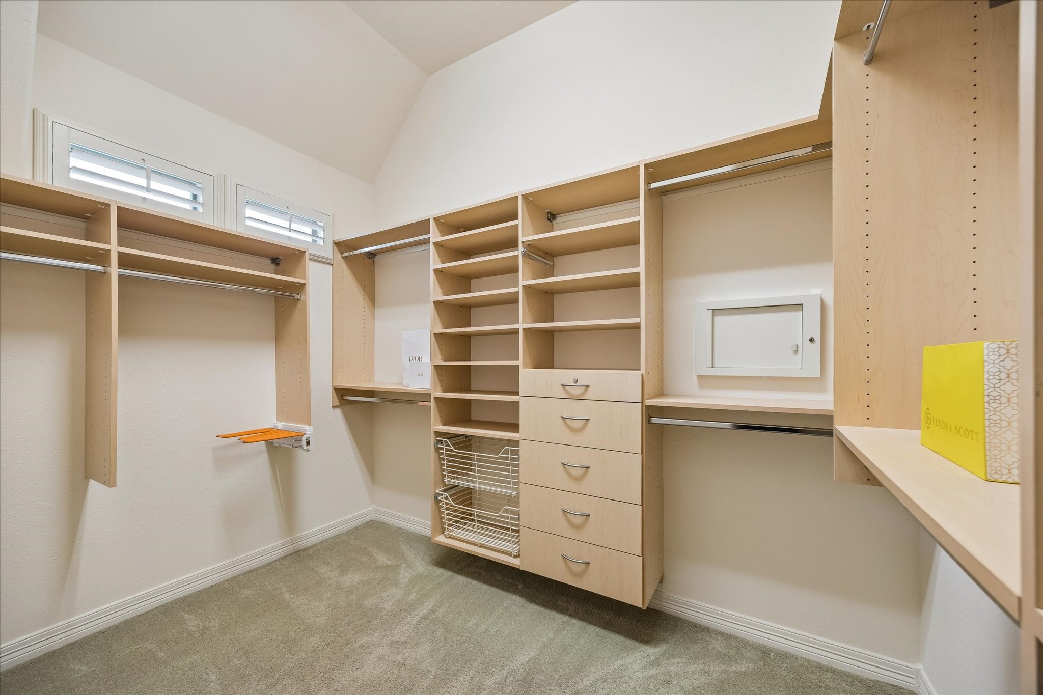 Walk In closet!