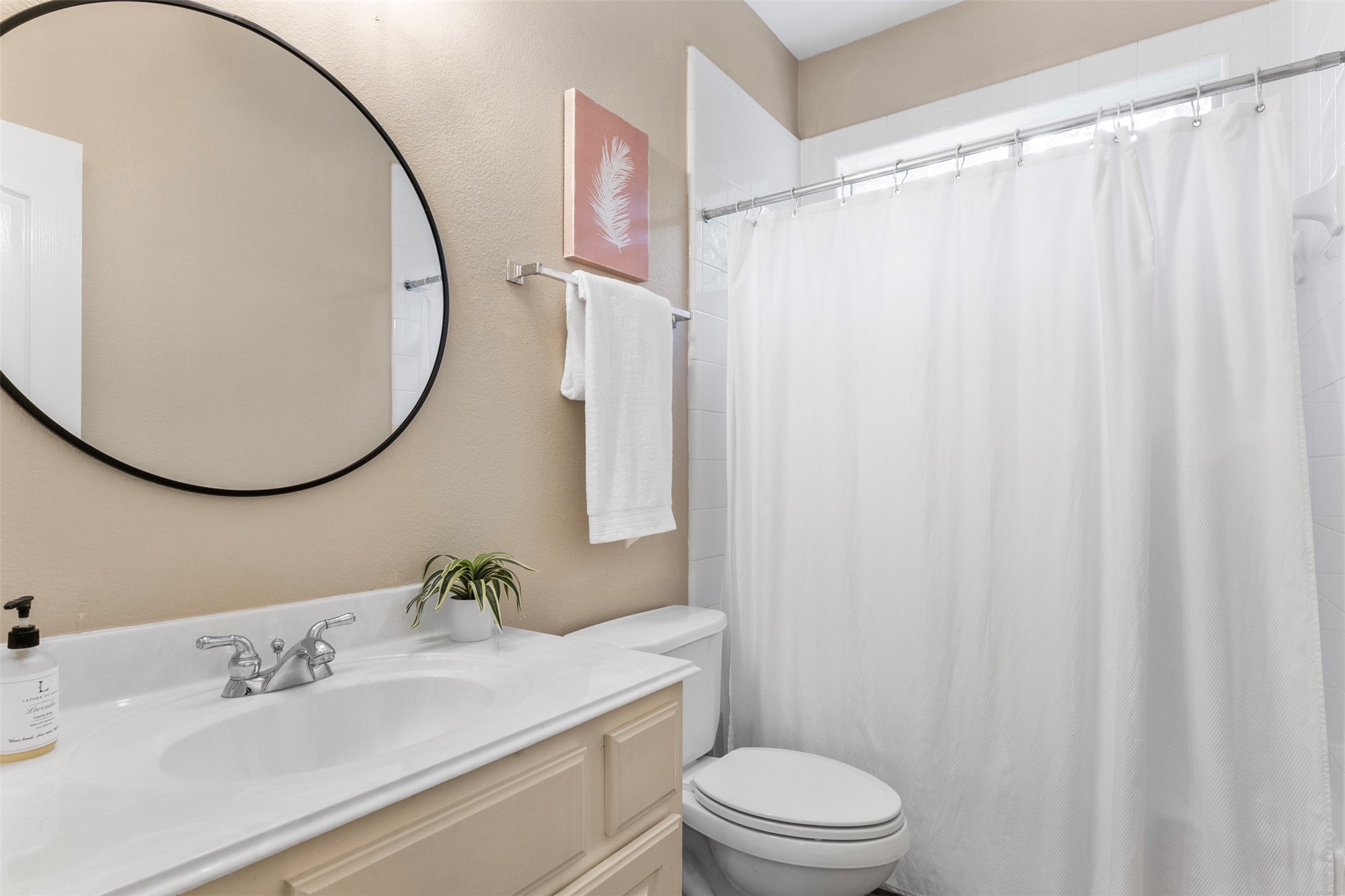 Full Bathroom next to Bedroom 4.
