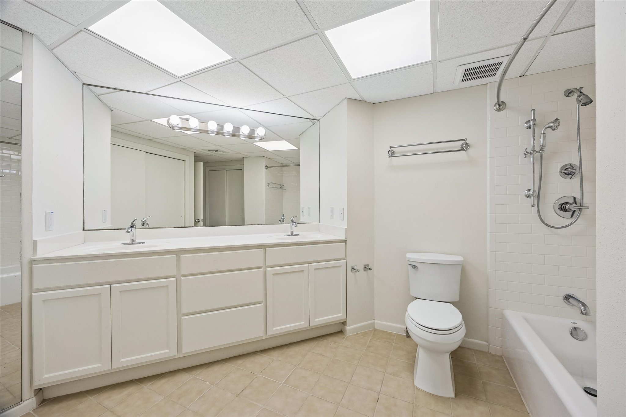 2929 Buffalo Speedway, #B121, Houston, TX 77098