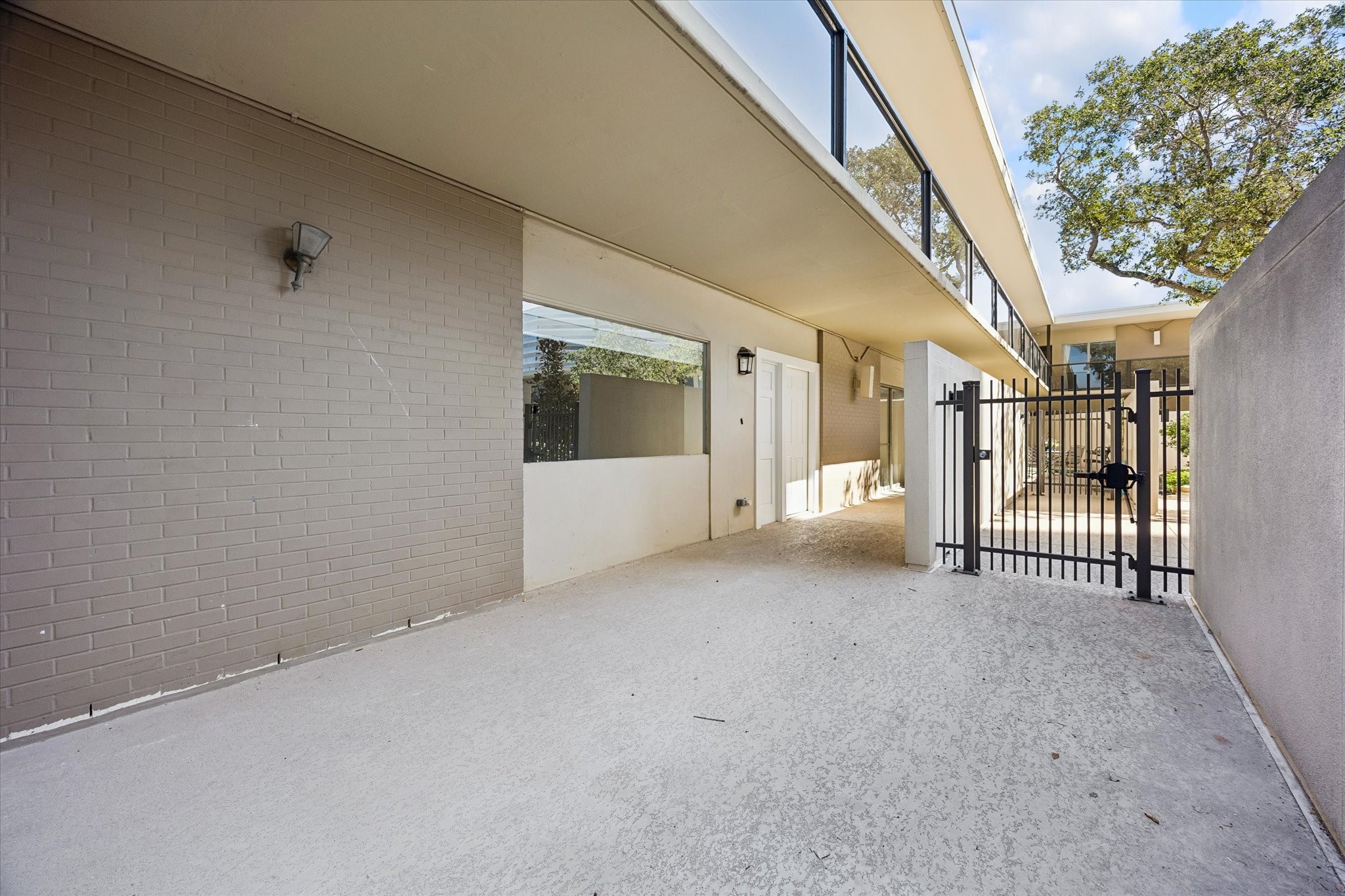 2929 Buffalo Speedway, #B121, Houston, TX 77098