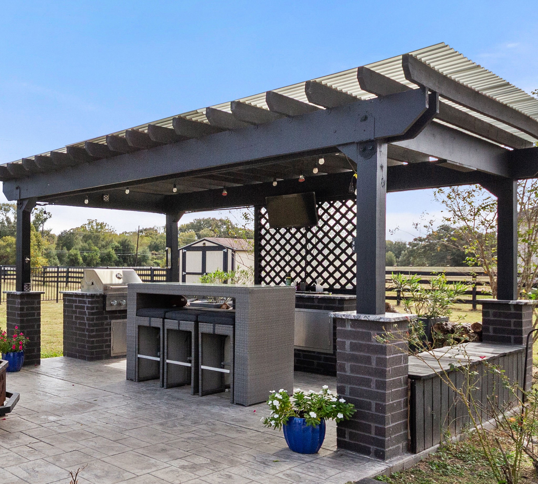 Outdoor Kitchen