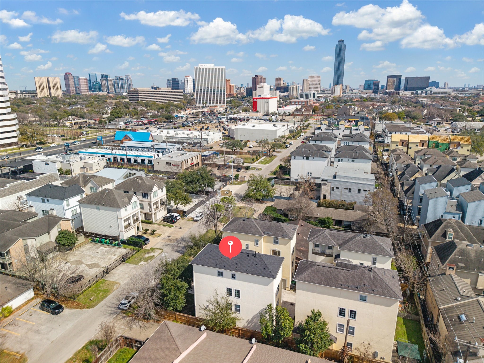 Residential neighborhood with modern, multi-story homes.  A great location,  convenient for city amenities.