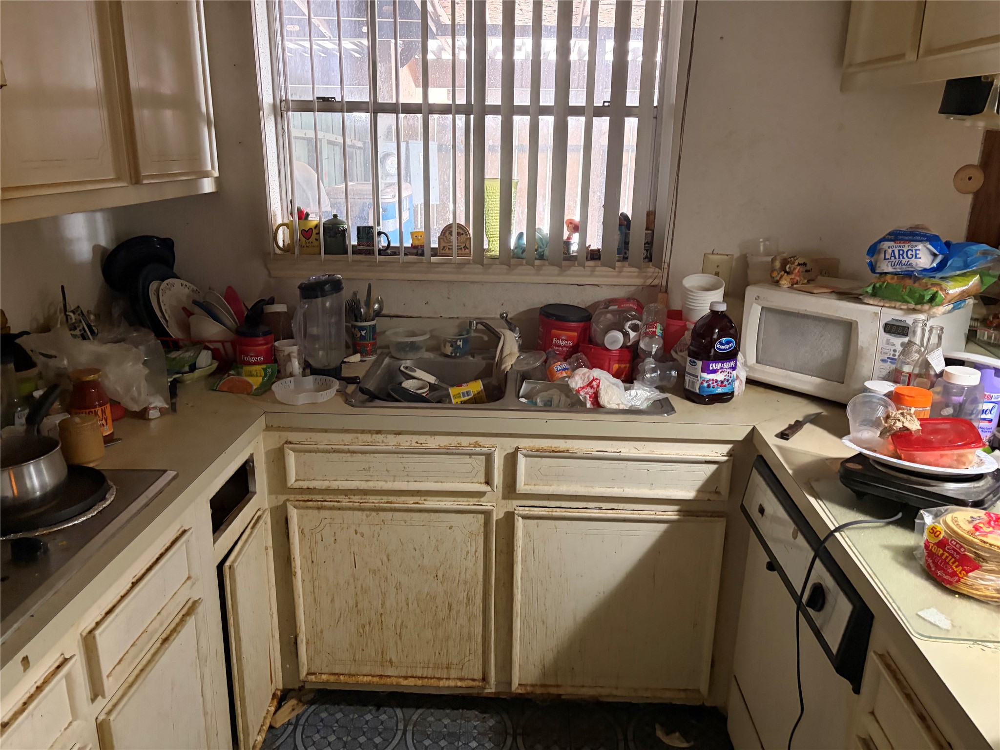 10177 Beekman Place Drive, Houston, TX 77043 10177 Beekman Place Drive, Houston, TX 77043