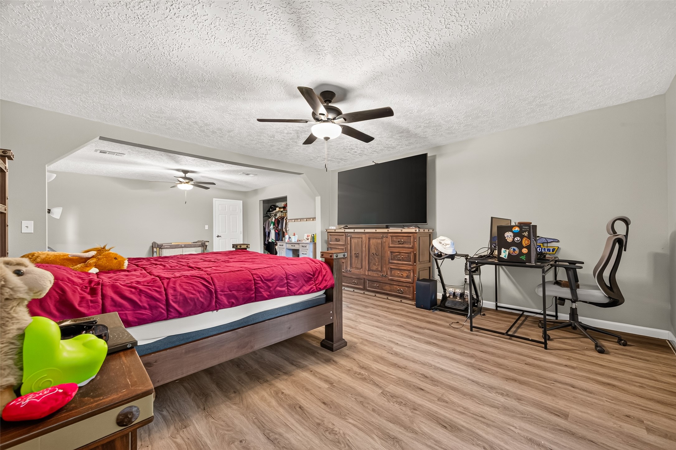 17073 Oak Grove Ln, New Caney, TX 77357