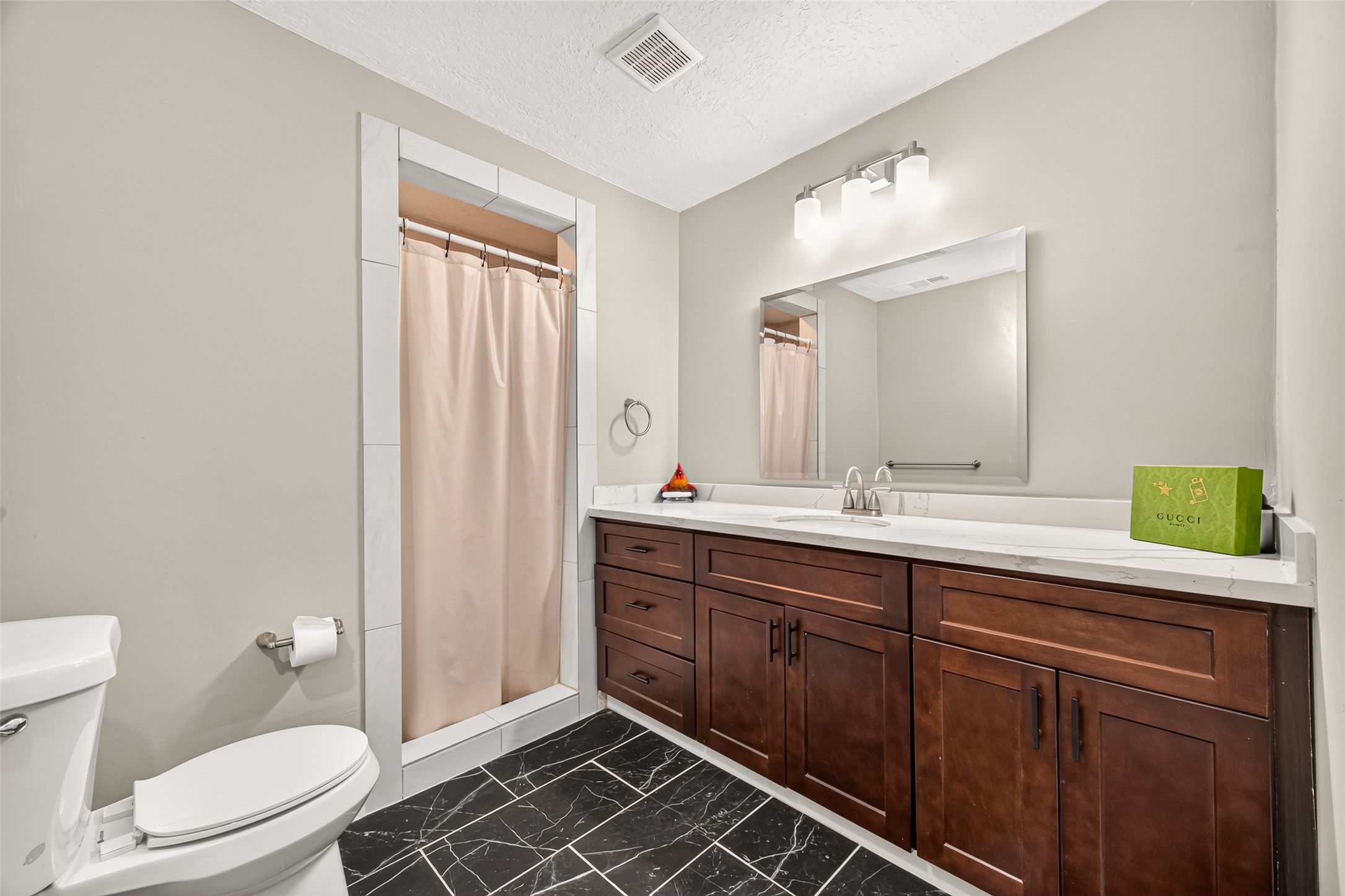 17073 Oak Grove Ln, New Caney, TX 77357