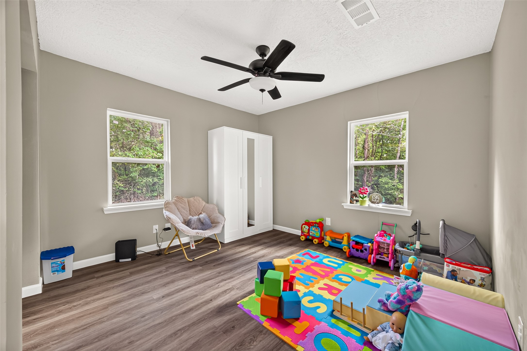 17073 Oak Grove Ln, New Caney, TX 77357
