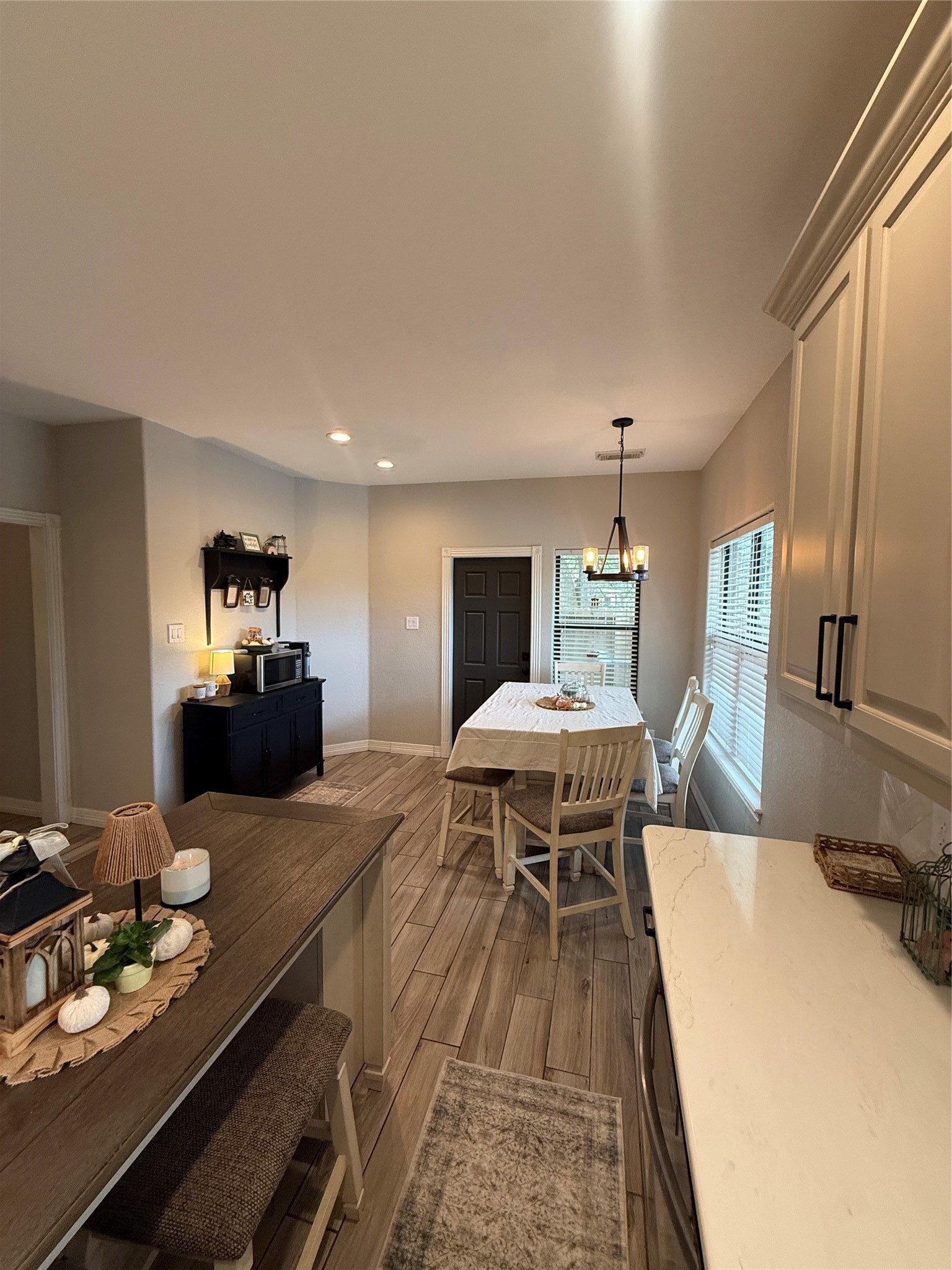 905 Enchanted Oaks Drive, Angleton, TX 77515