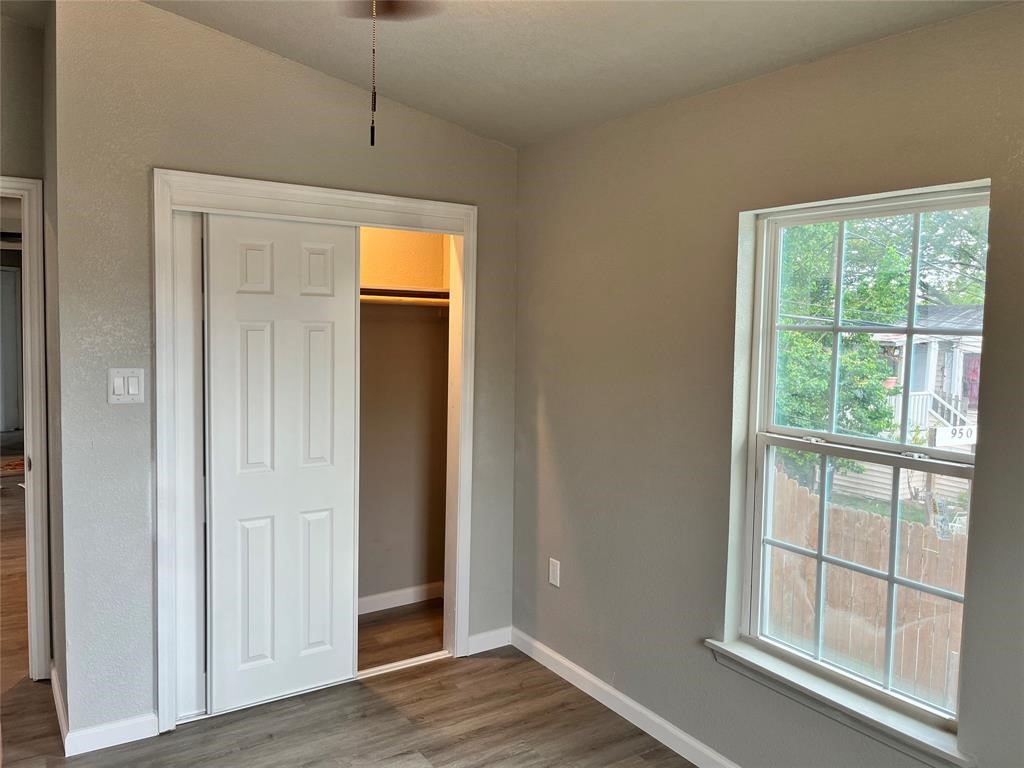 950 11th Street, San Leon, TX 77539