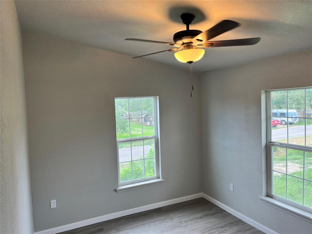 950 11th Street, San Leon, TX 77539