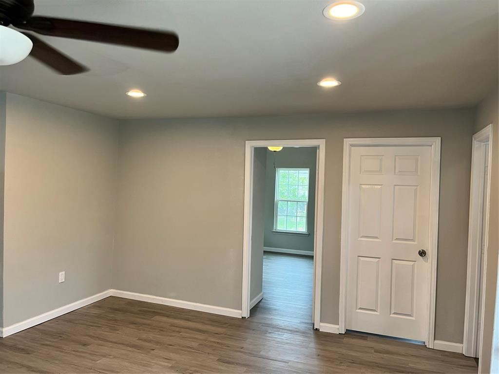 950 11th Street, San Leon, TX 77539