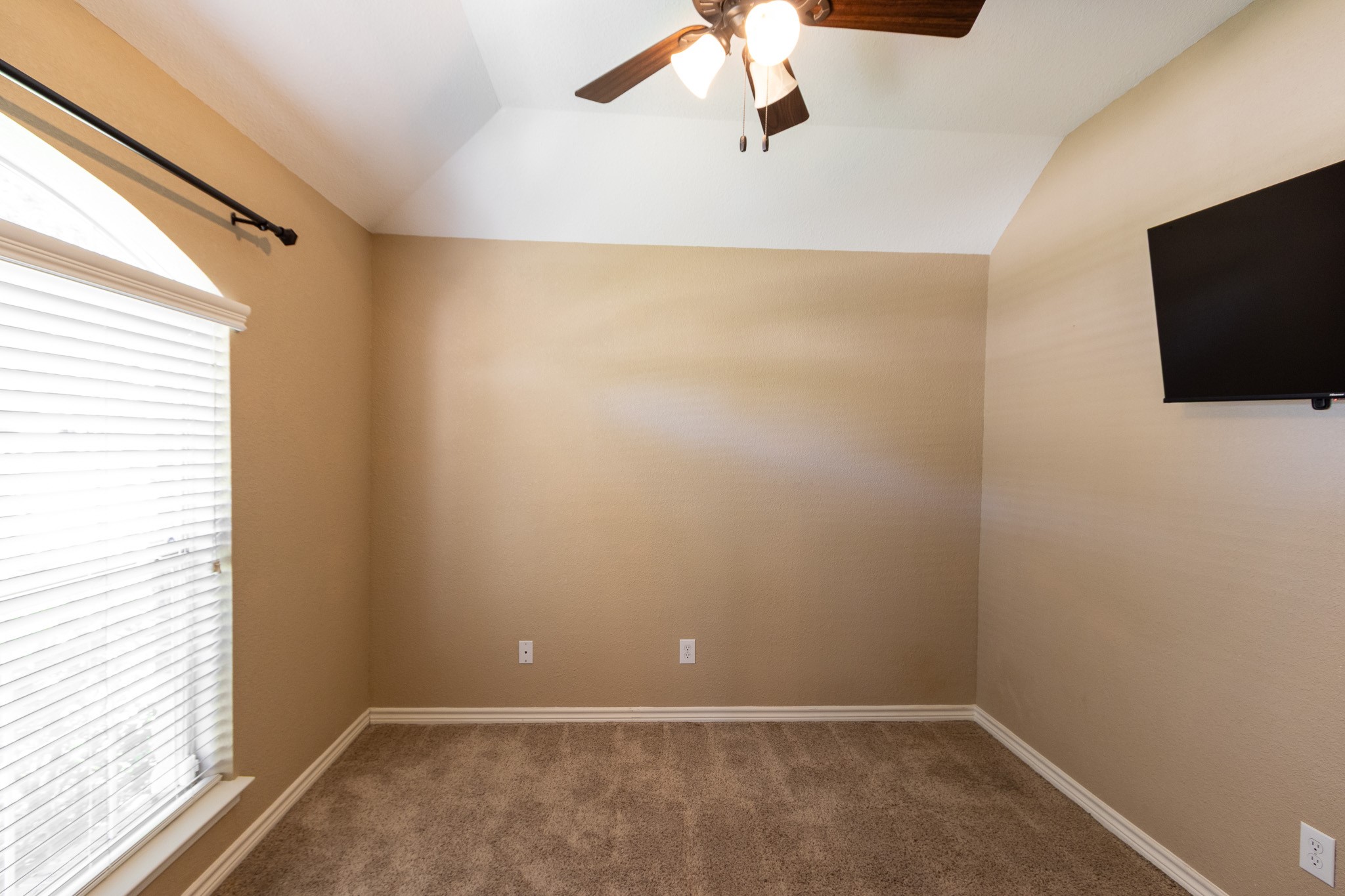 435 Sandstone Creek Lane, Dickinson, TX 77539