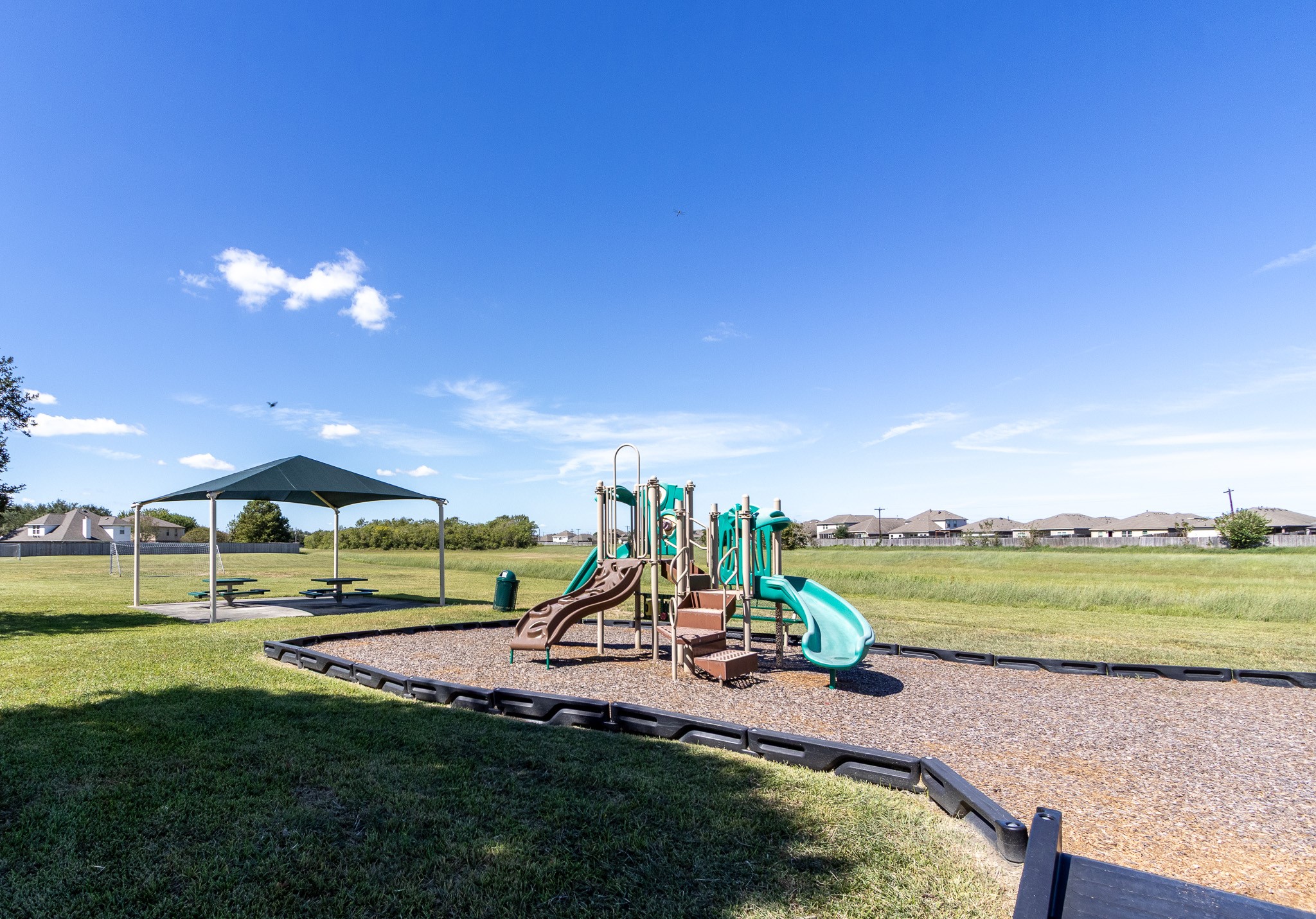 435 Sandstone Creek Lane, Dickinson, TX 77539