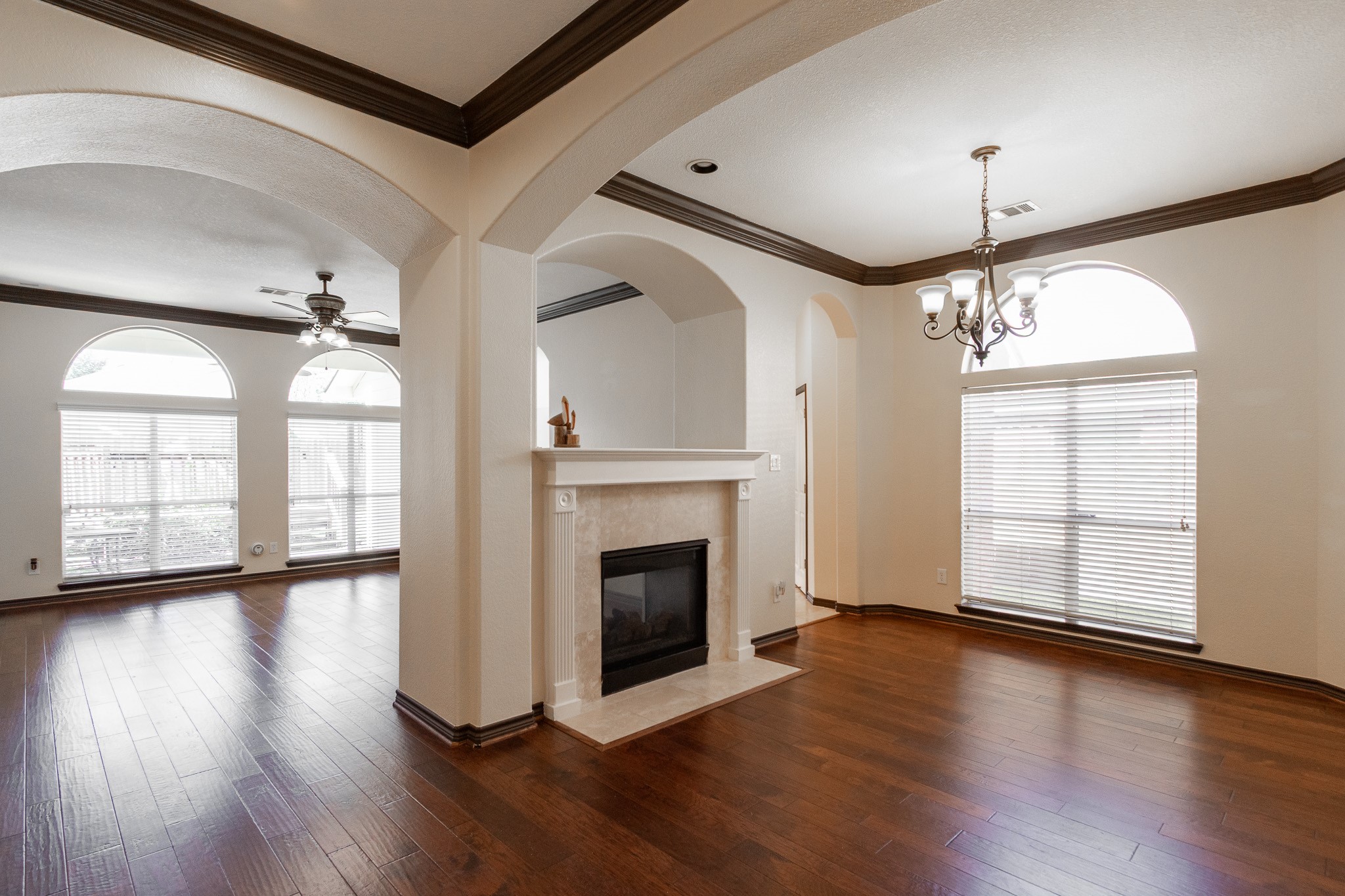 435 Sandstone Creek Lane, Dickinson, TX 77539