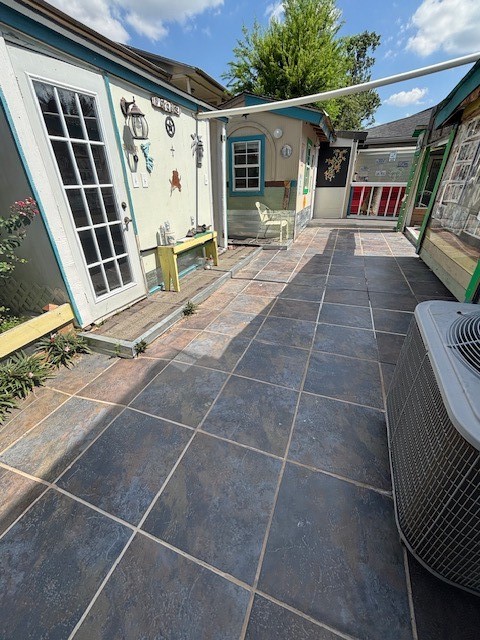 9718 Debbie Lane, Houston, TX 77038