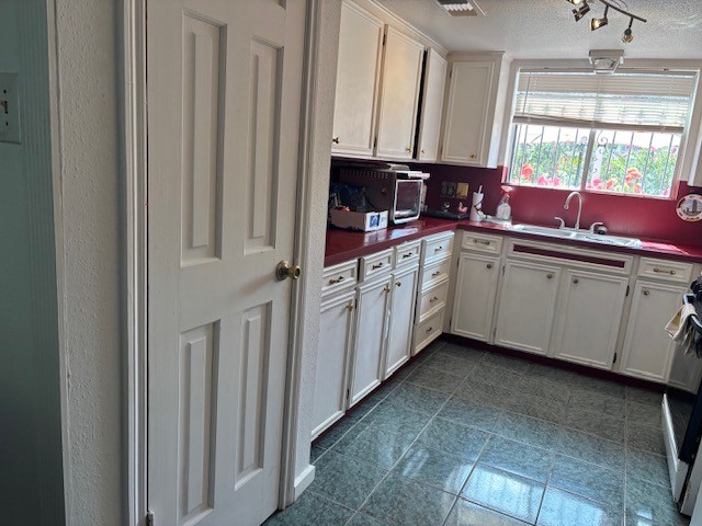 9718 Debbie Lane, Houston, TX 77038