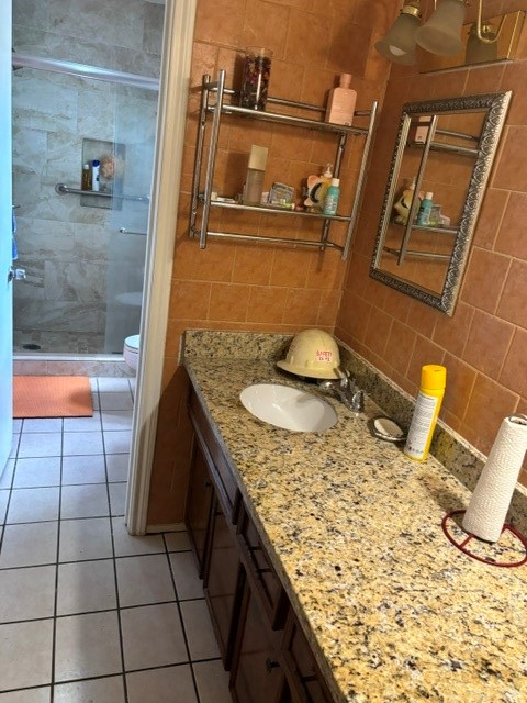 9718 Debbie Lane, Houston, TX 77038