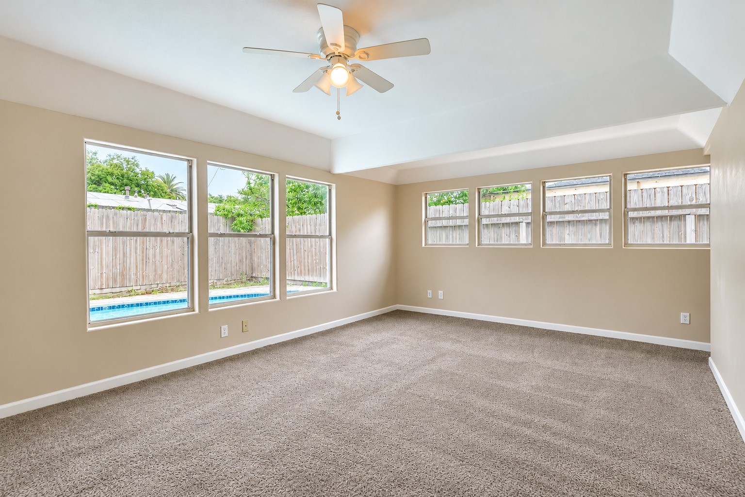 10 Maple Lane, Galveston, TX 77551