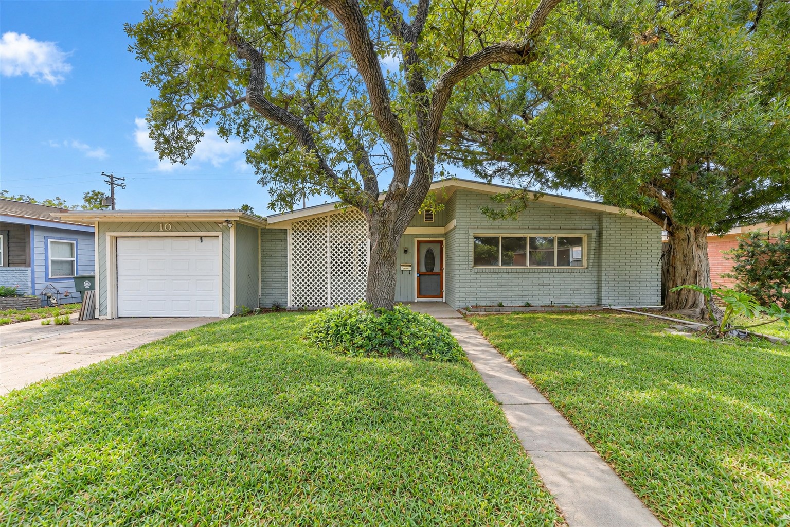 10 Maple Lane, Galveston, TX 77551